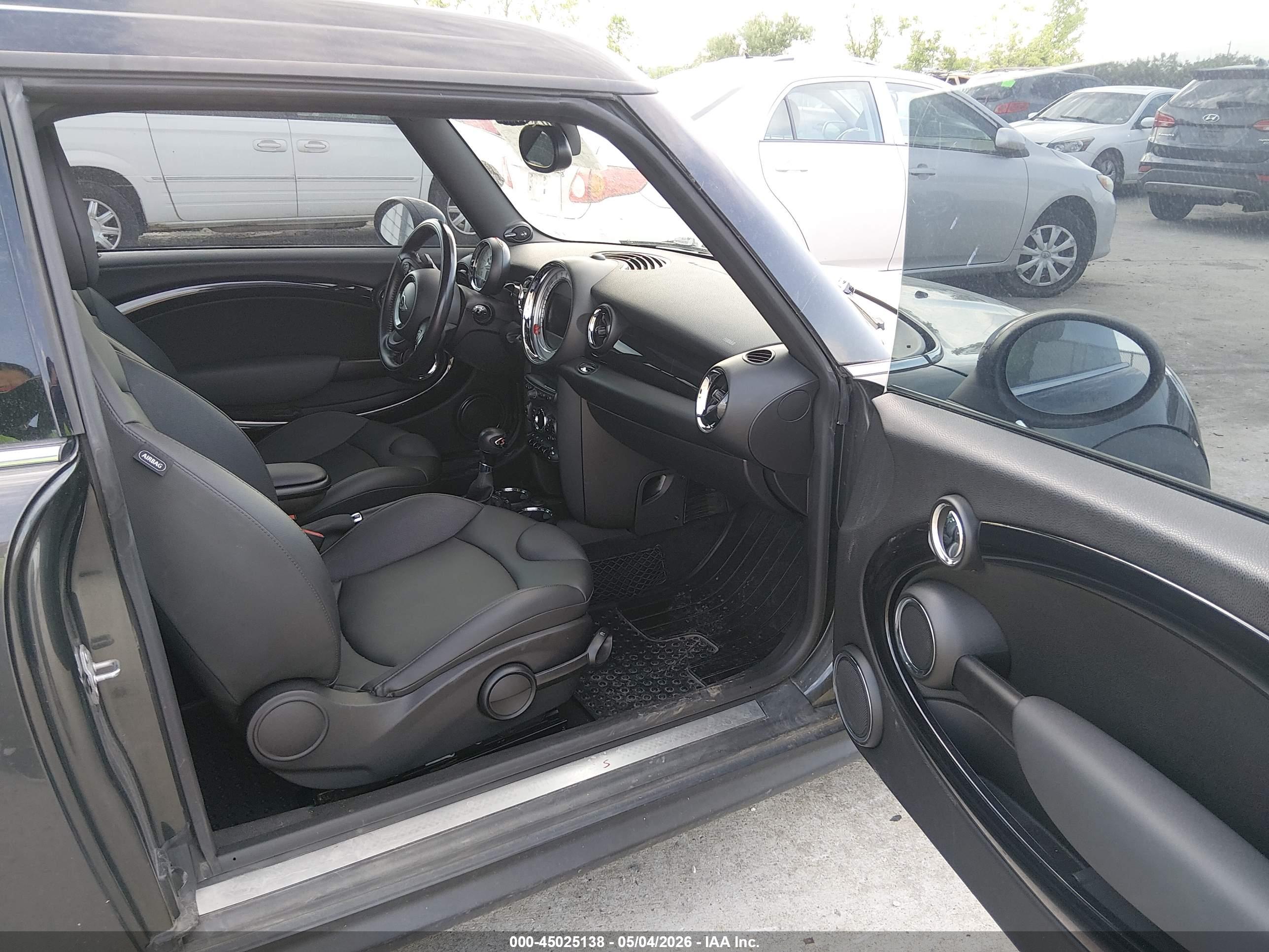 MINI COOPER image 5