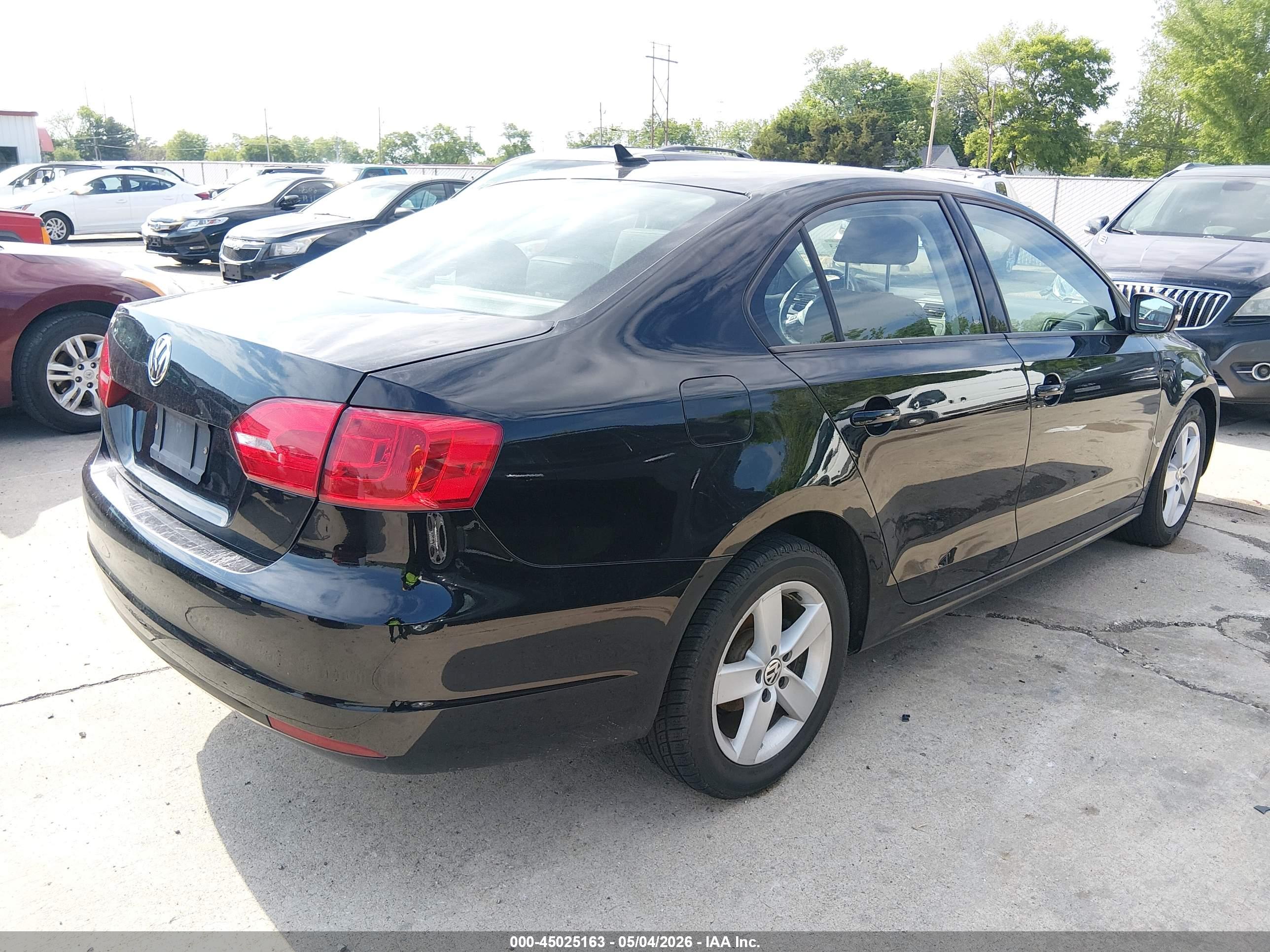 VOLKSWAGEN JETTA image 4