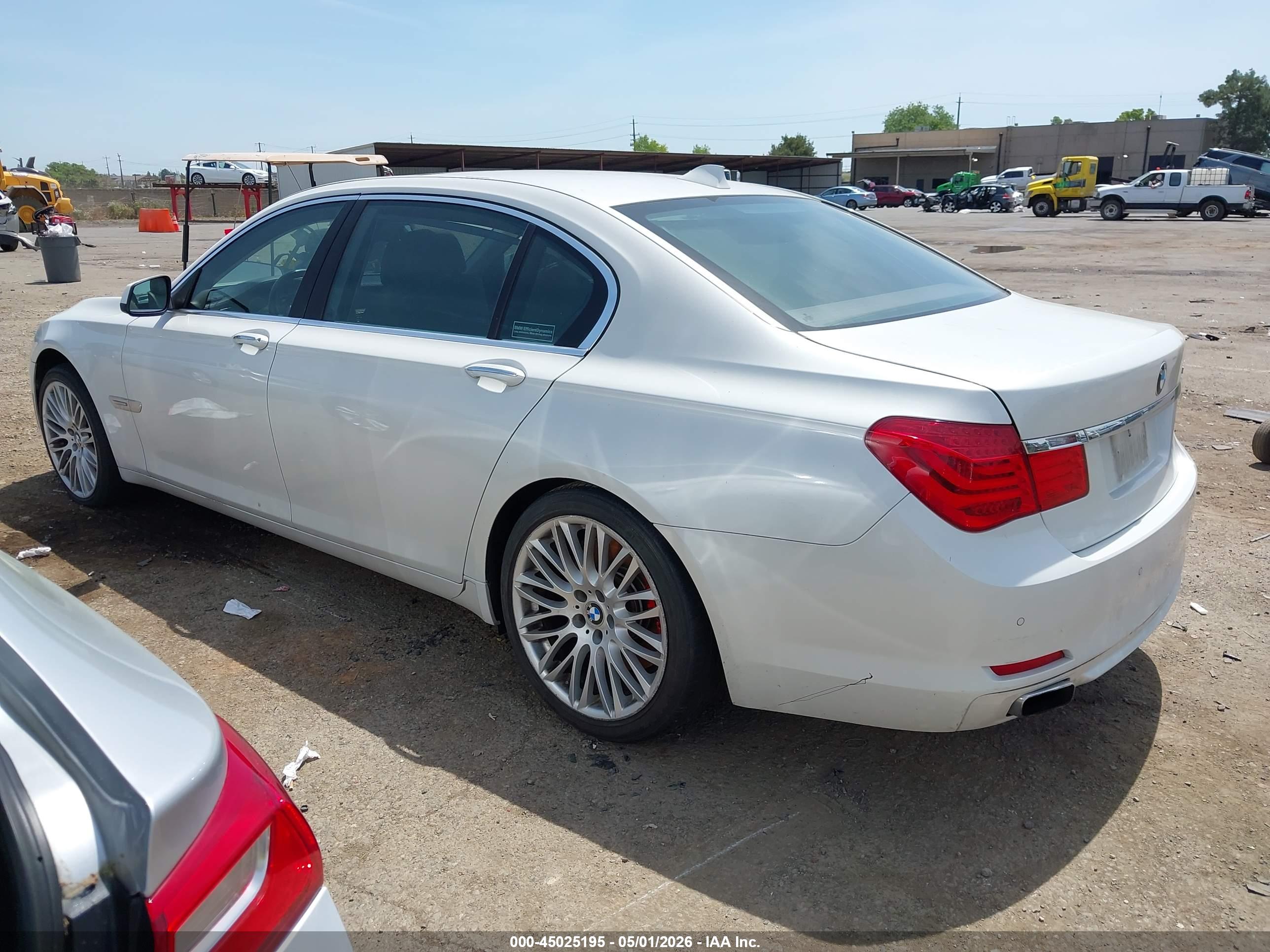 BMW 750LI image 3