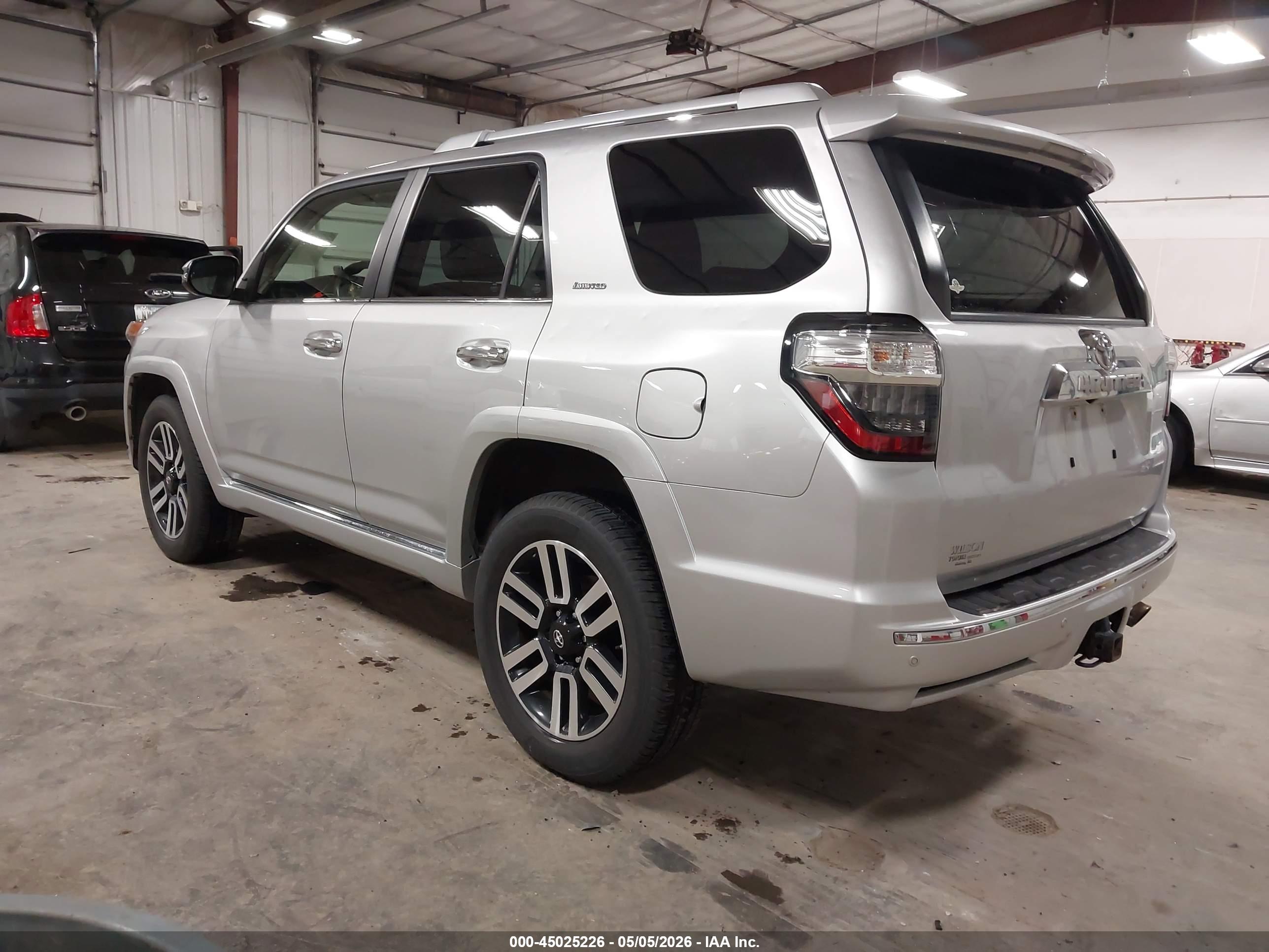 TOYOTA 4RUNNER image 3