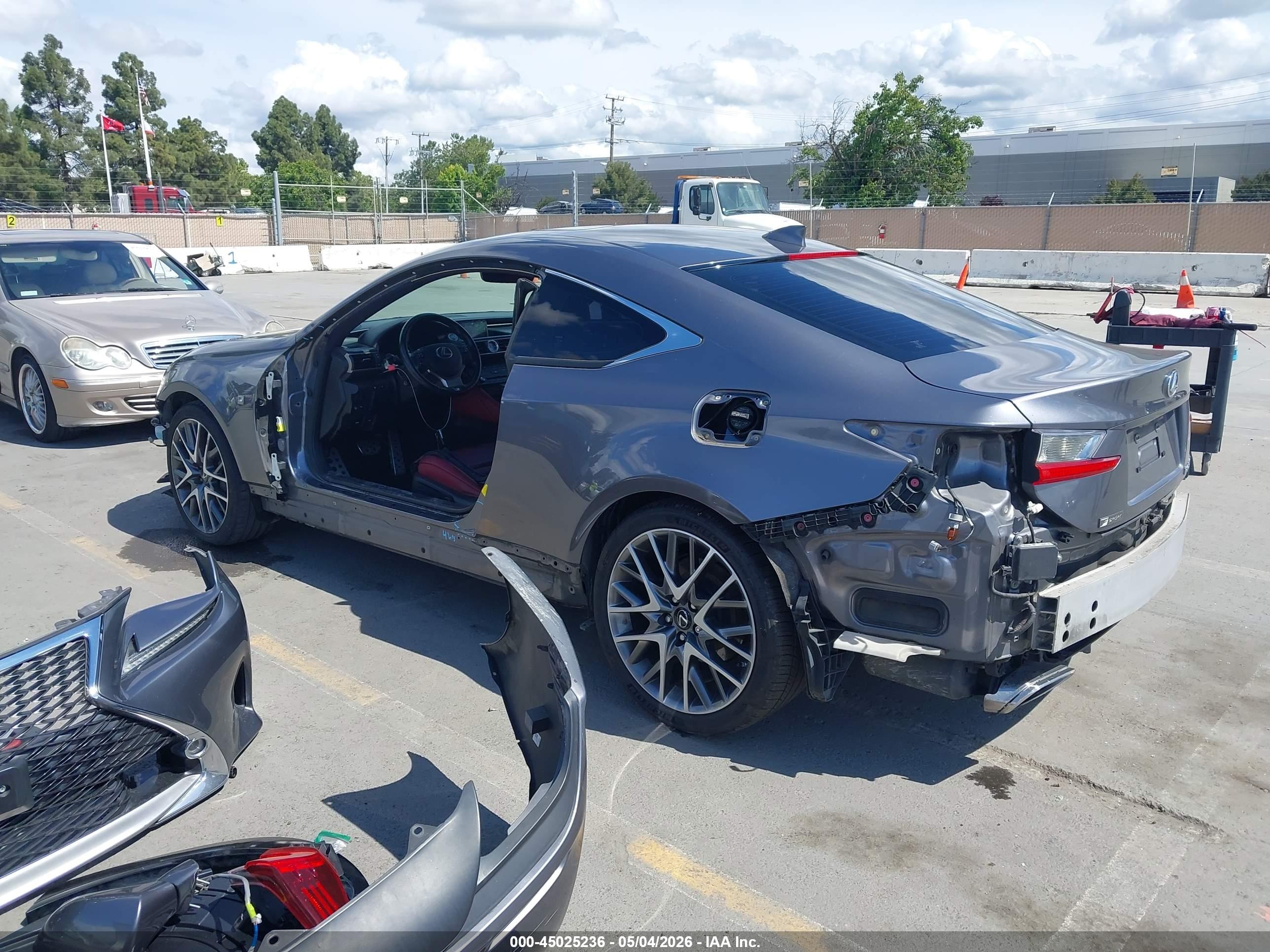 LEXUS RC image 3