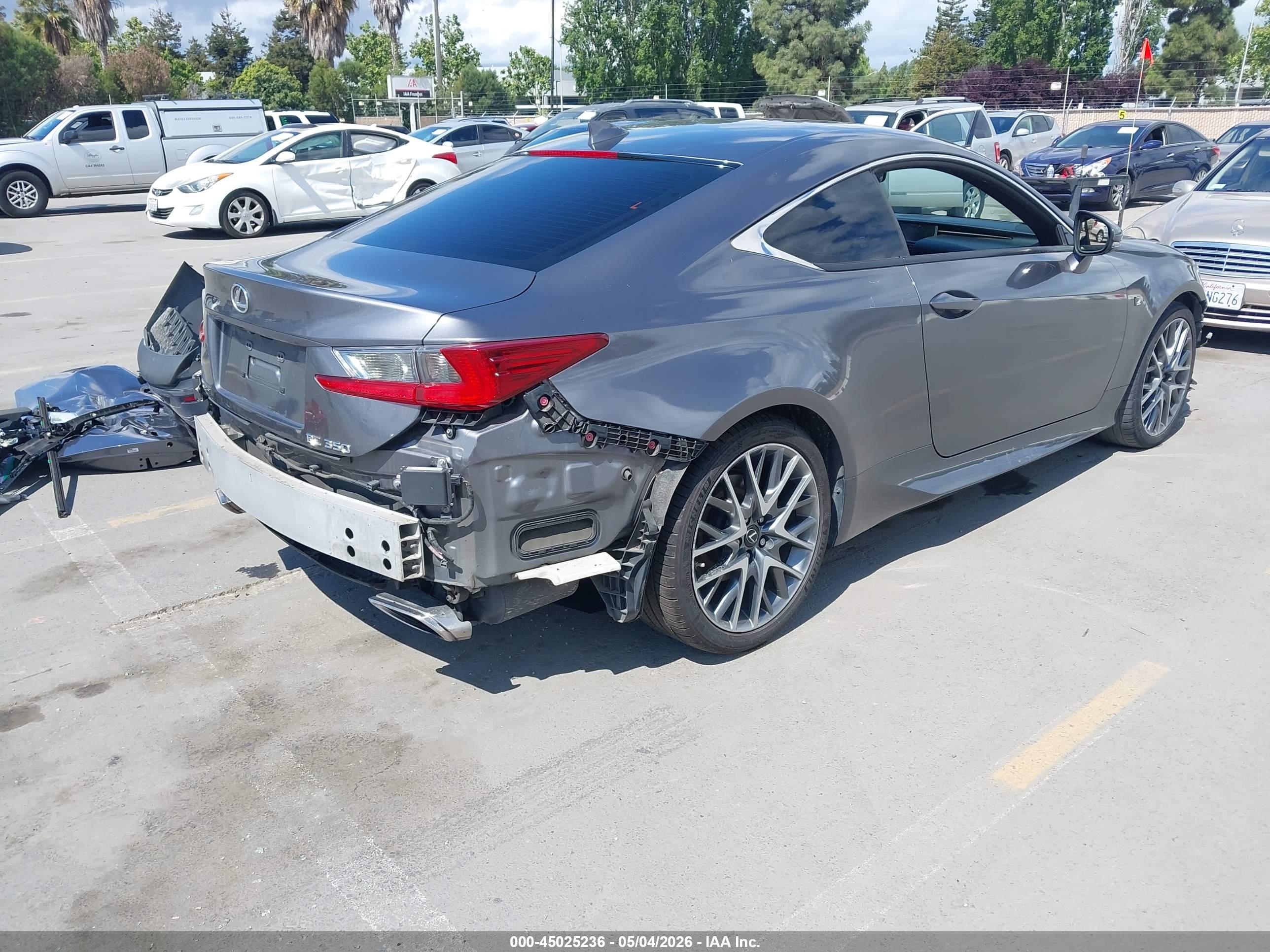 LEXUS RC image 4