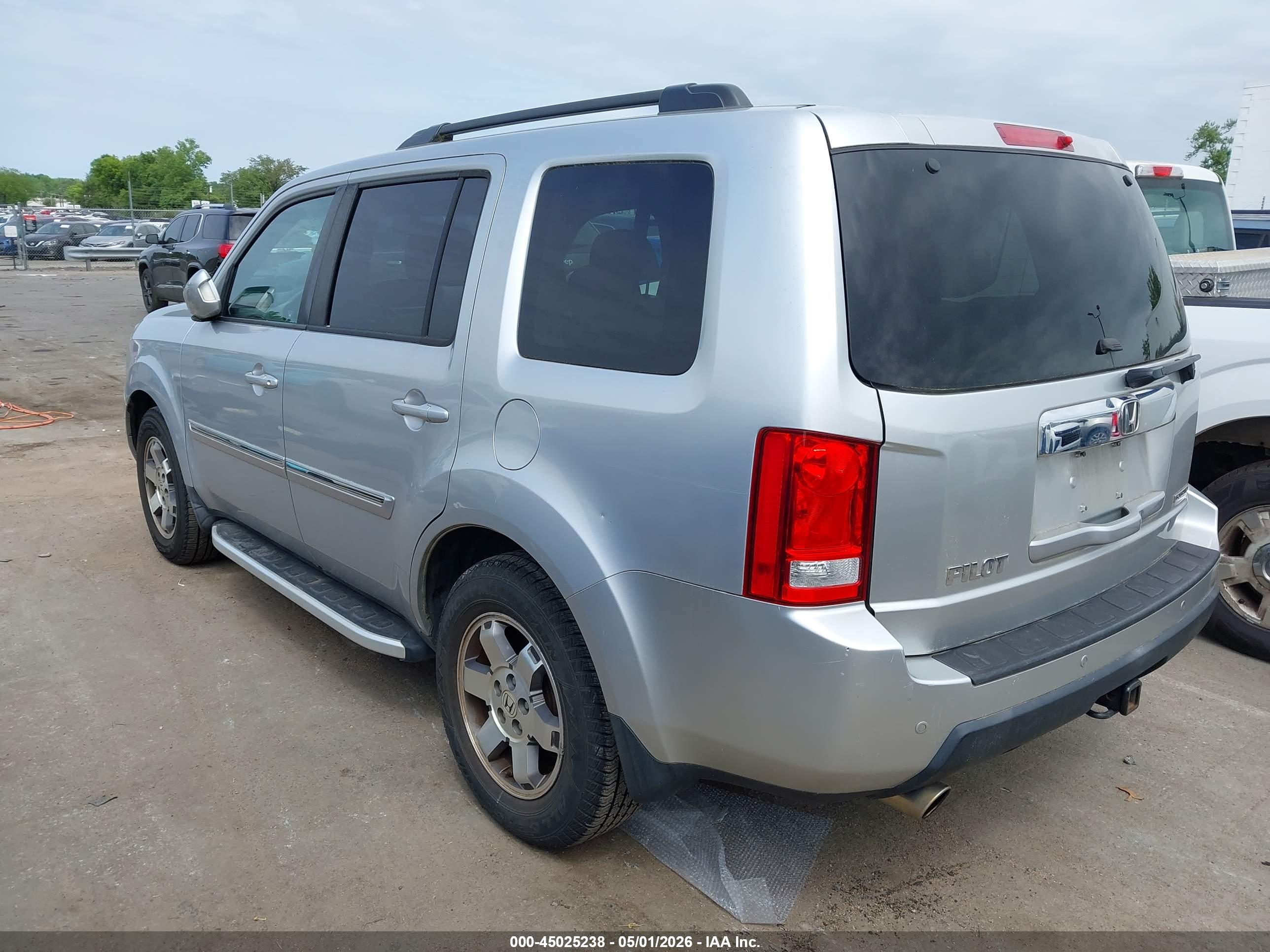 HONDA PILOT image 3