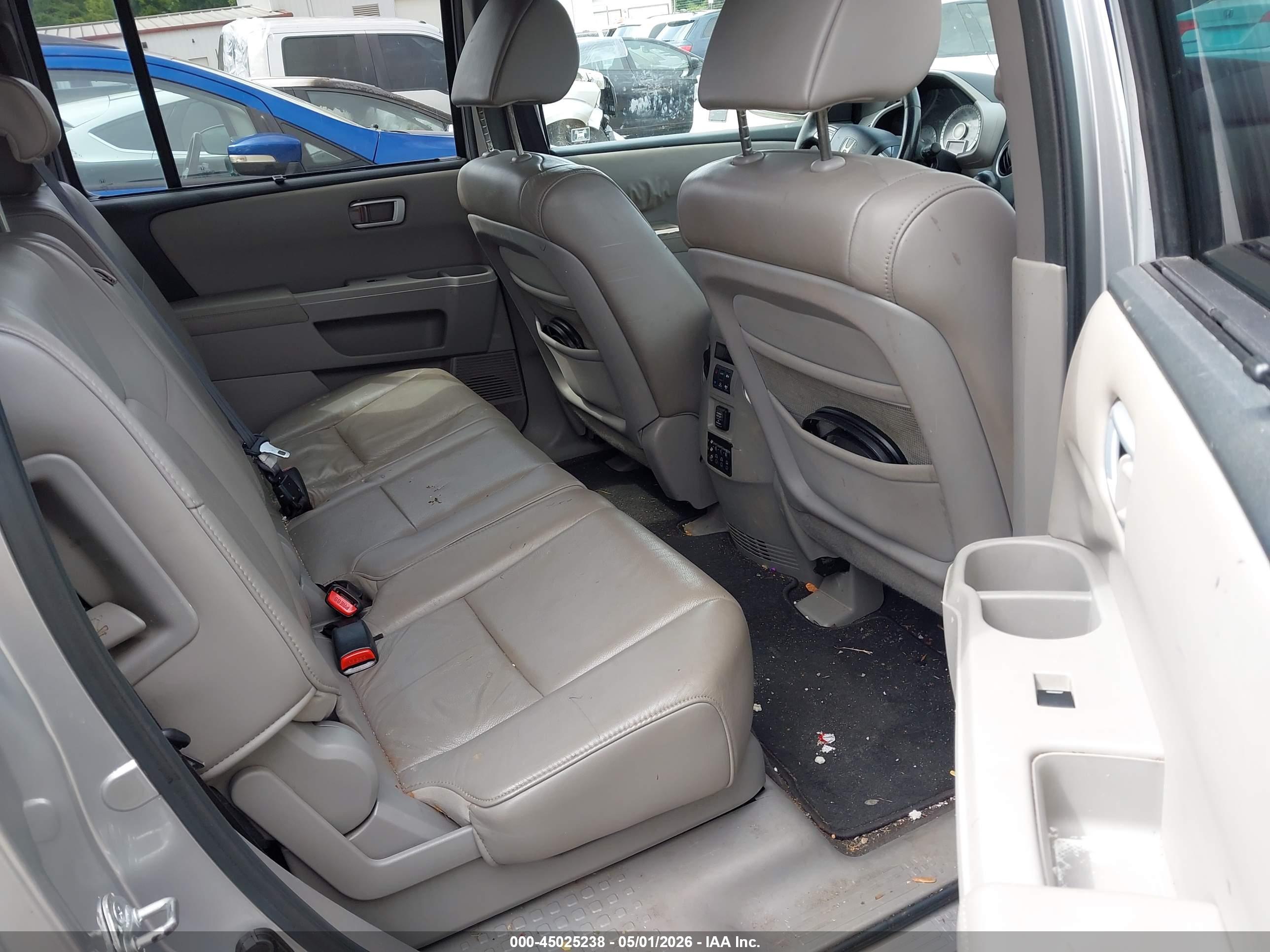 HONDA PILOT image 8