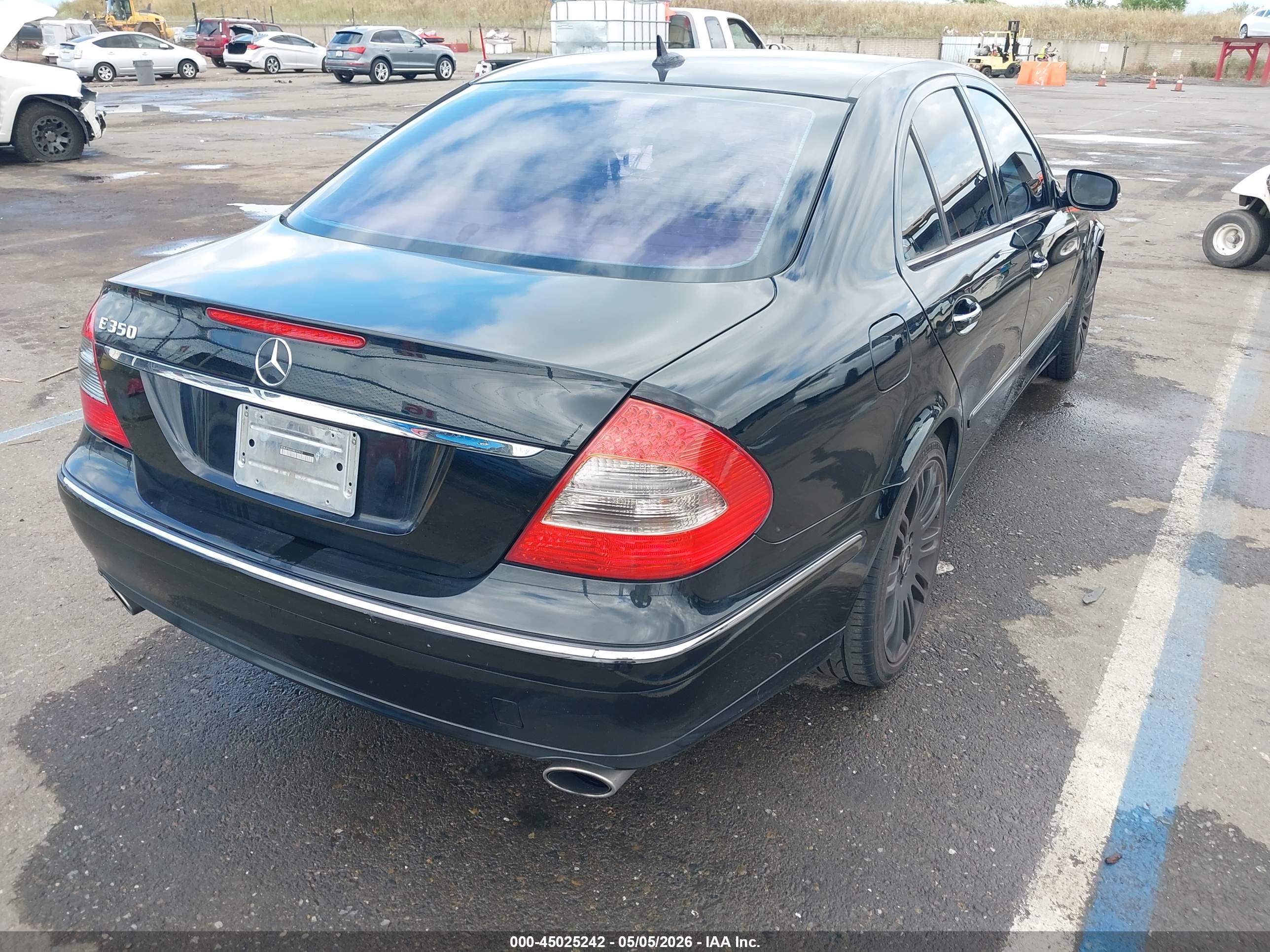 MERCEDES-BENZ E image 4