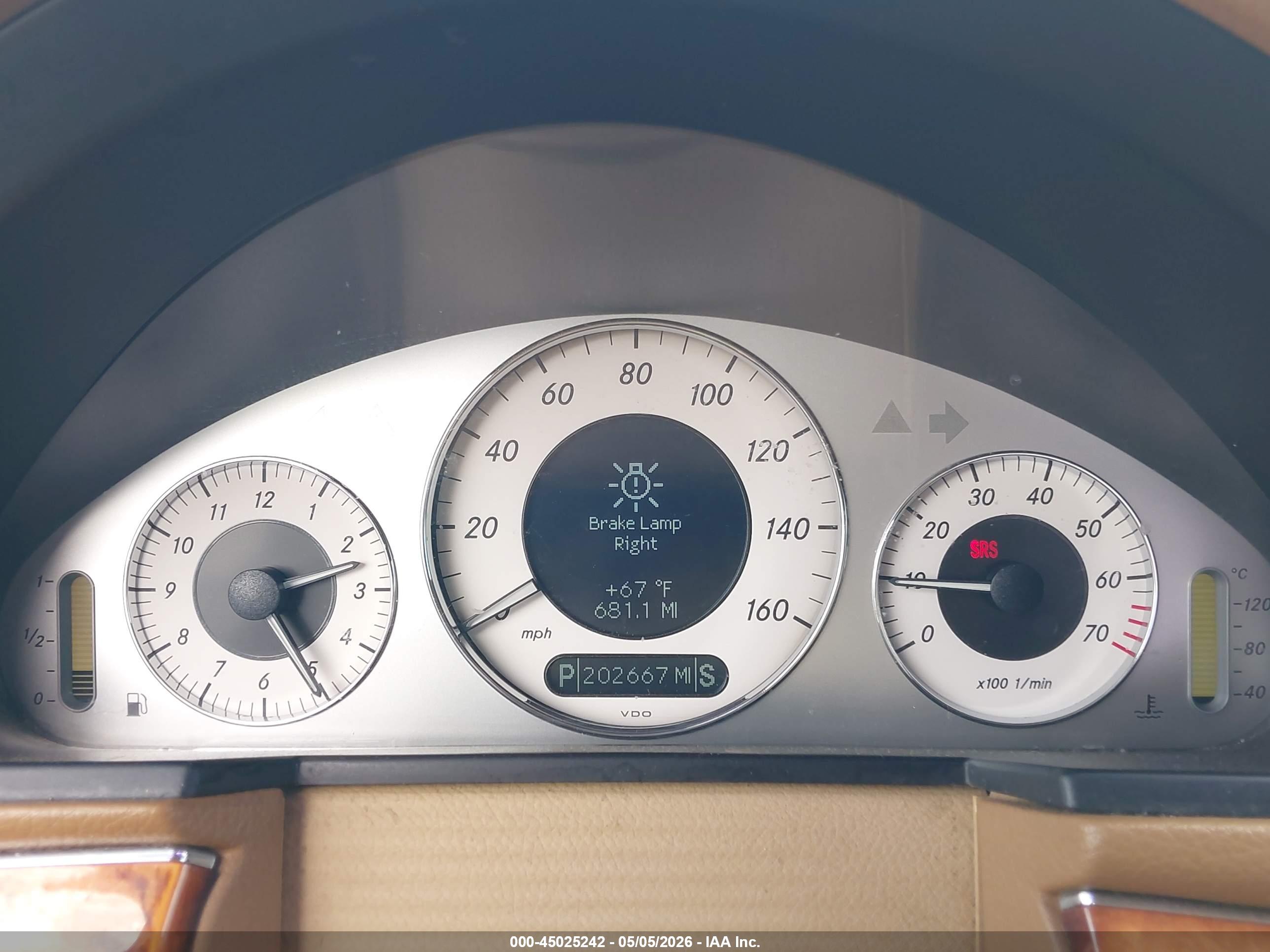 MERCEDES-BENZ E image 7