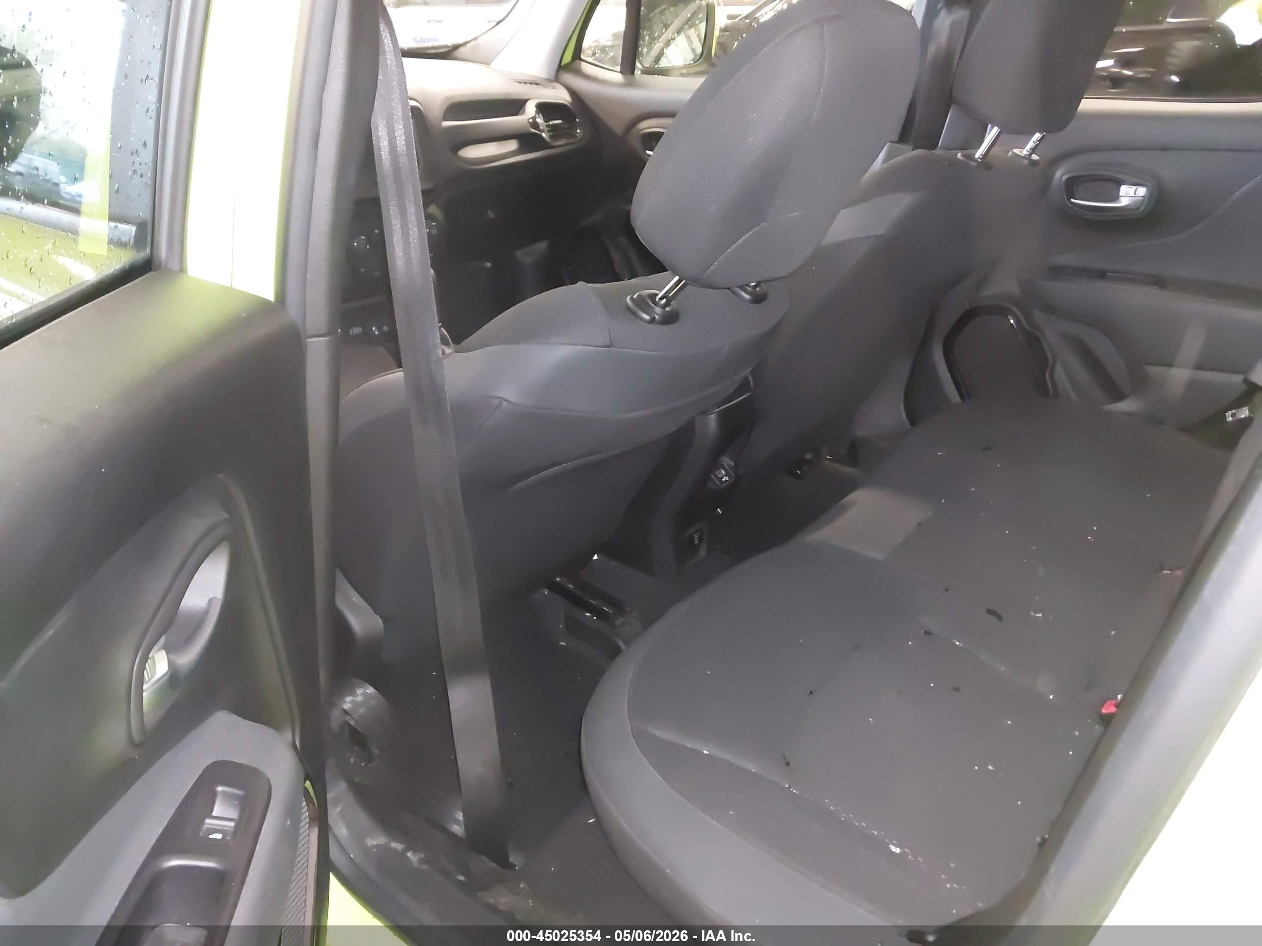 JEEP RENEGADE image 8