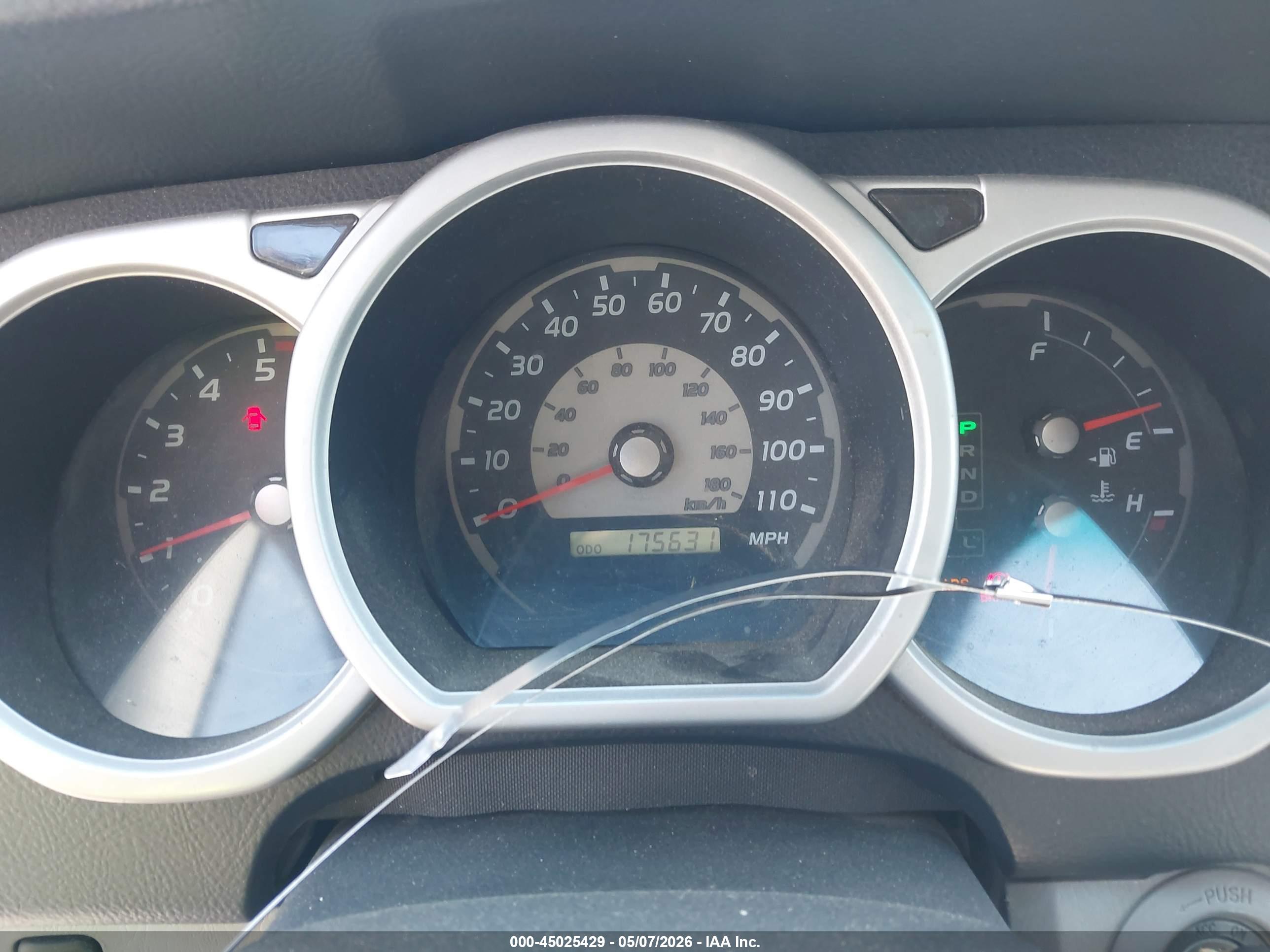 TOYOTA 4RUNNER image 7