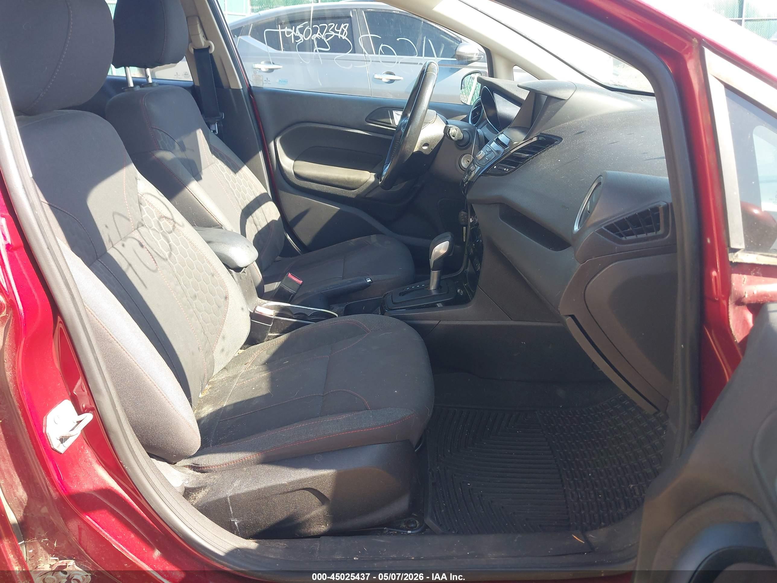 FORD FIESTA image 5