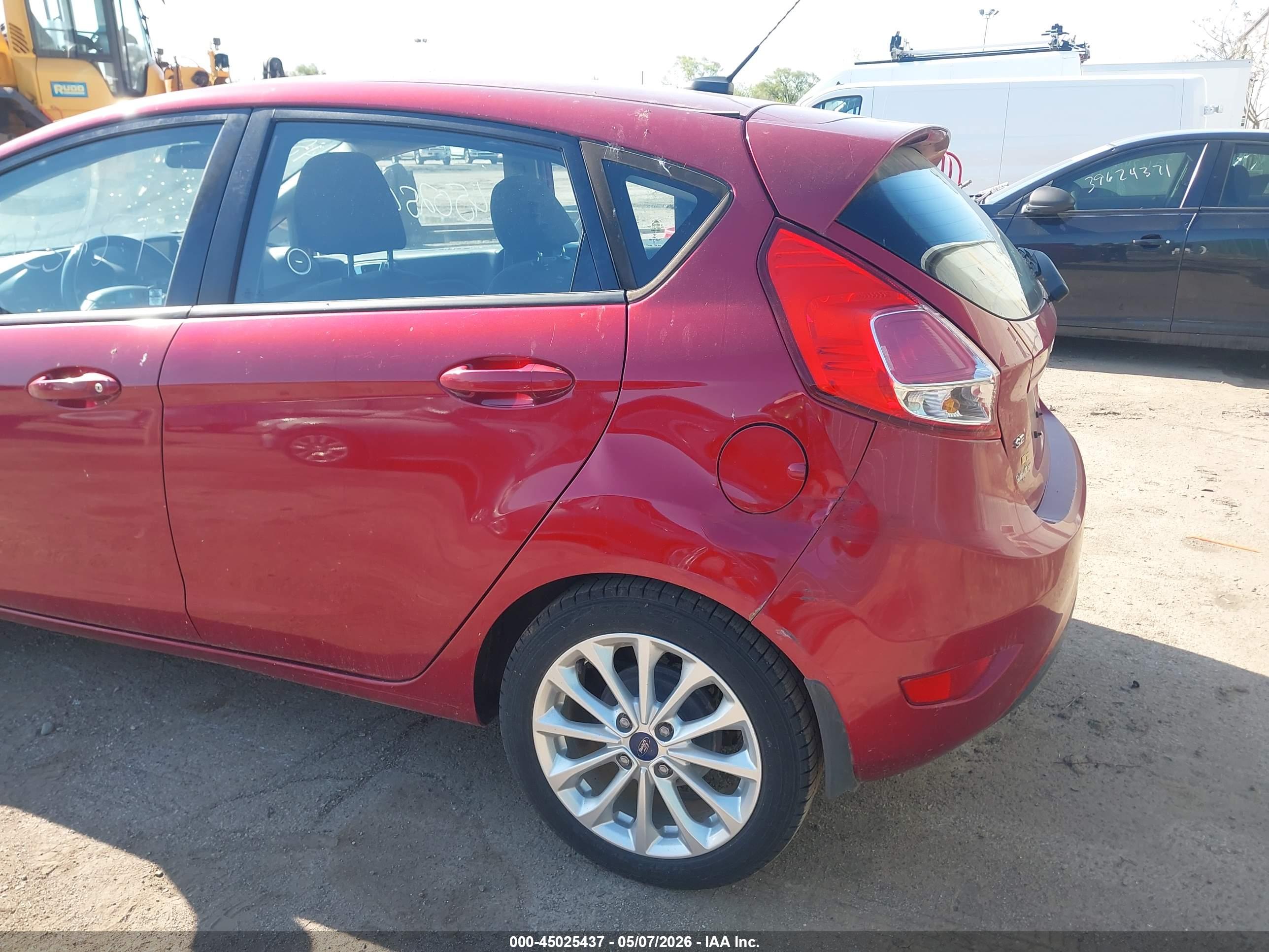 FORD FIESTA image 6