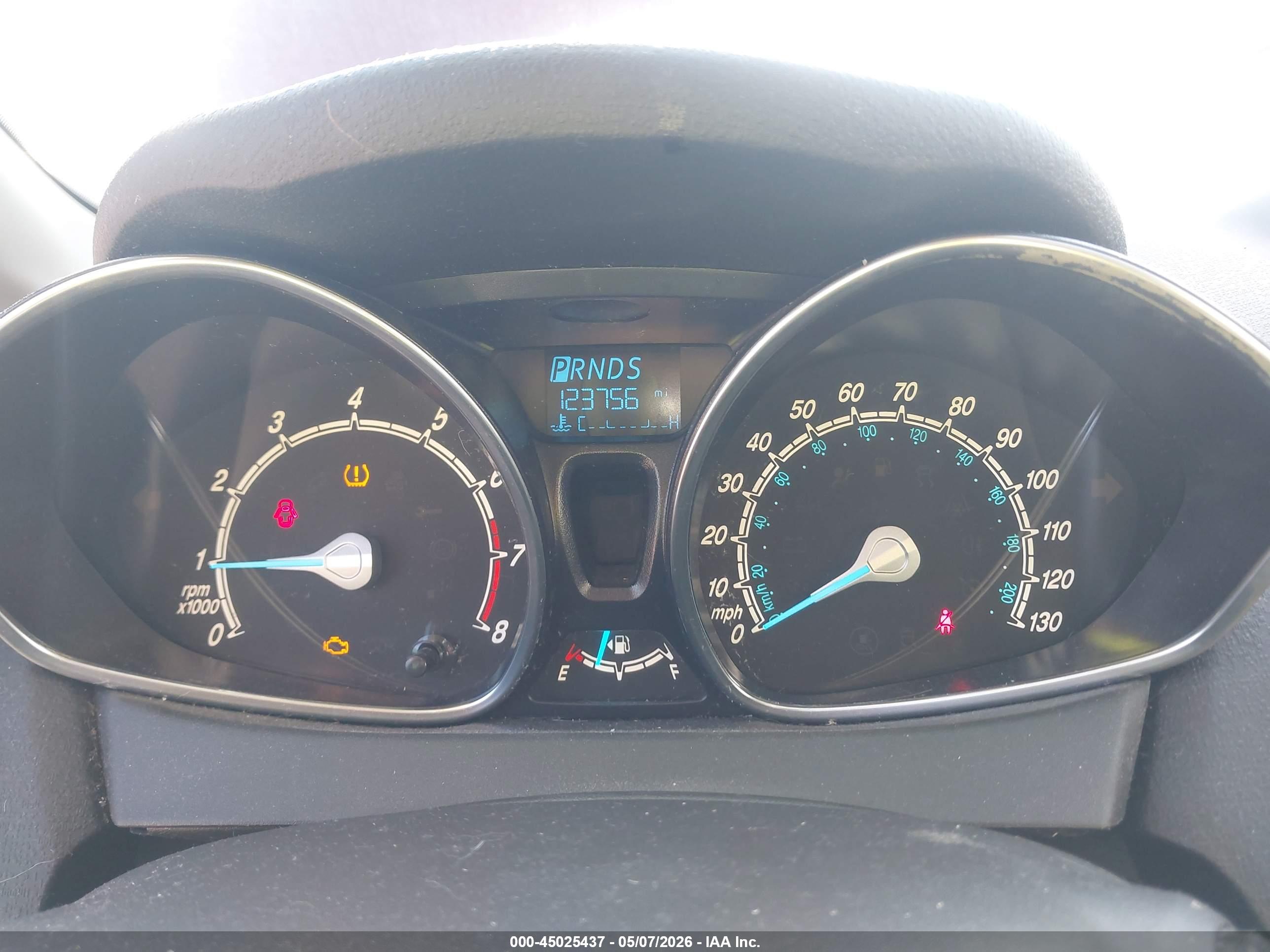 FORD FIESTA image 7