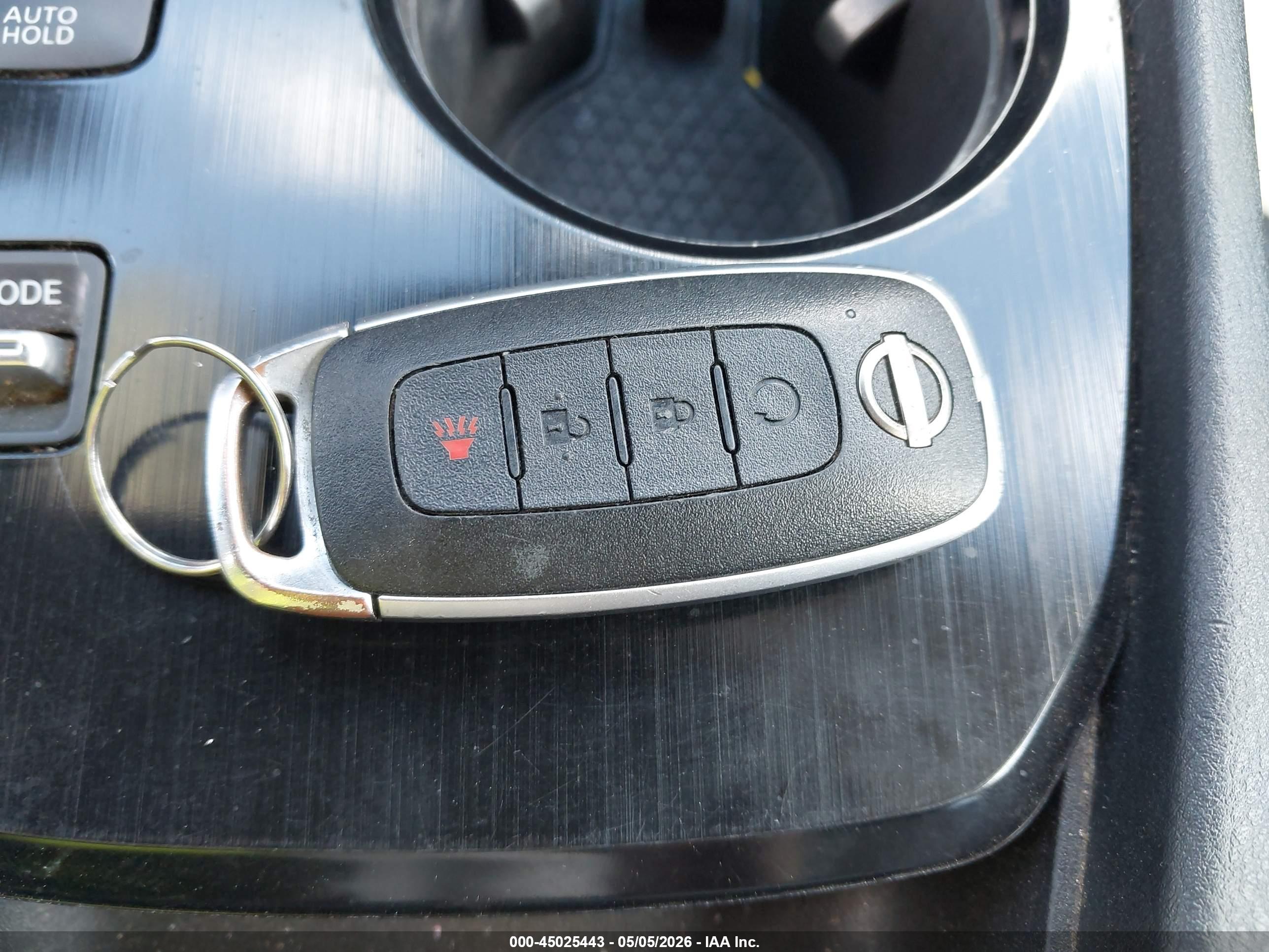 NISSAN ROGUE image 11
