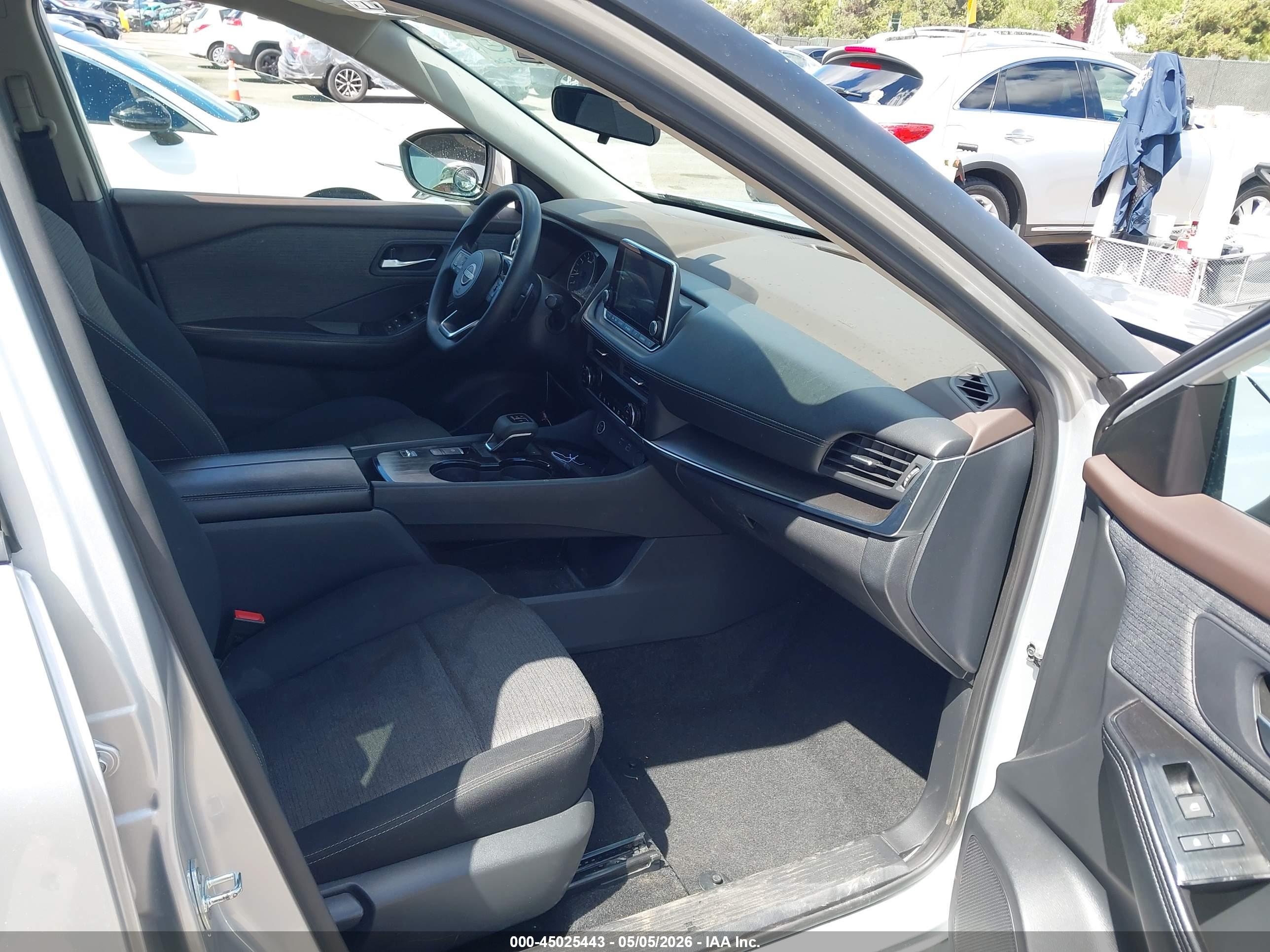 NISSAN ROGUE image 5