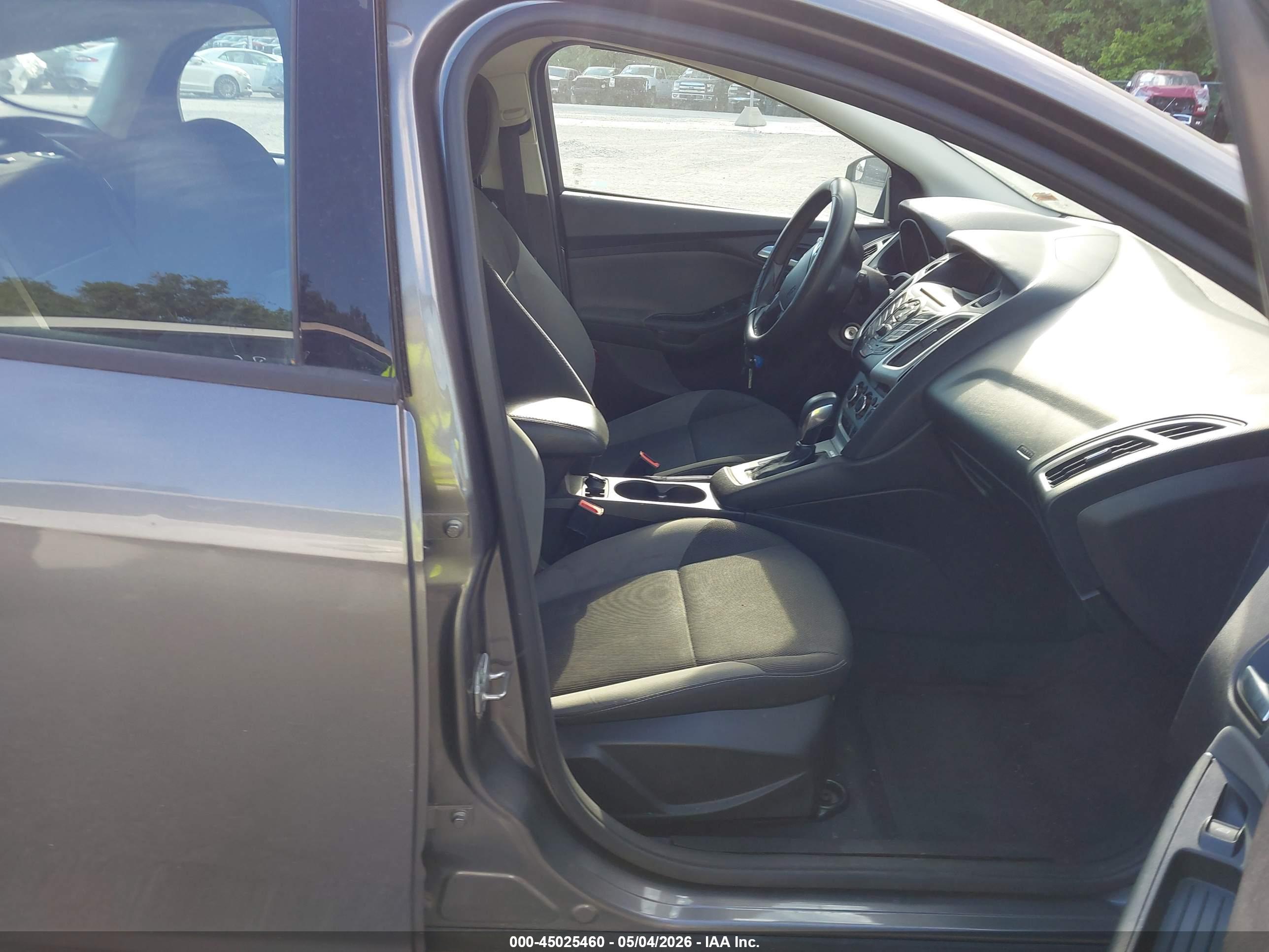 FORD FOCUS image 5