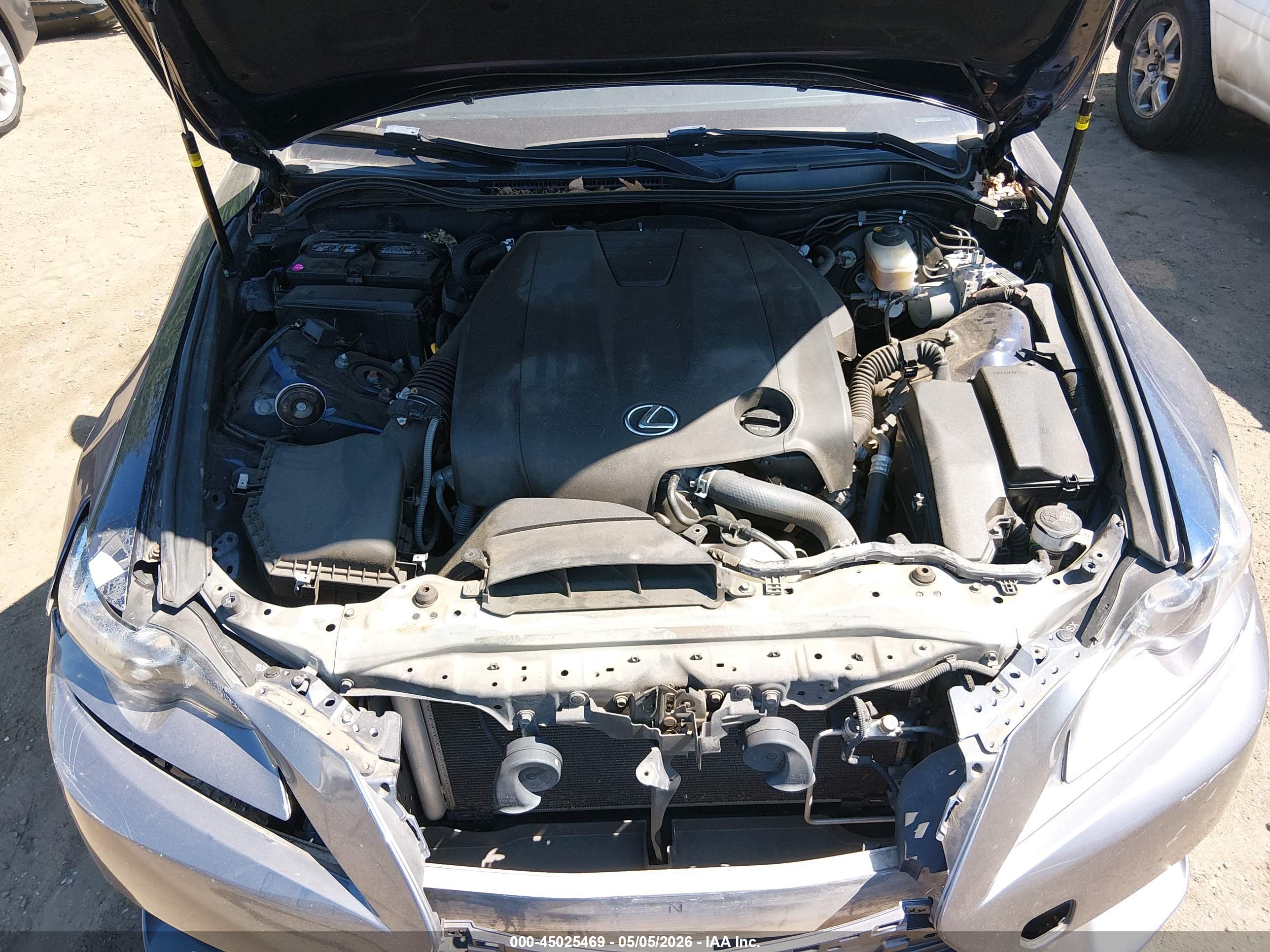 LEXUS IS image 10