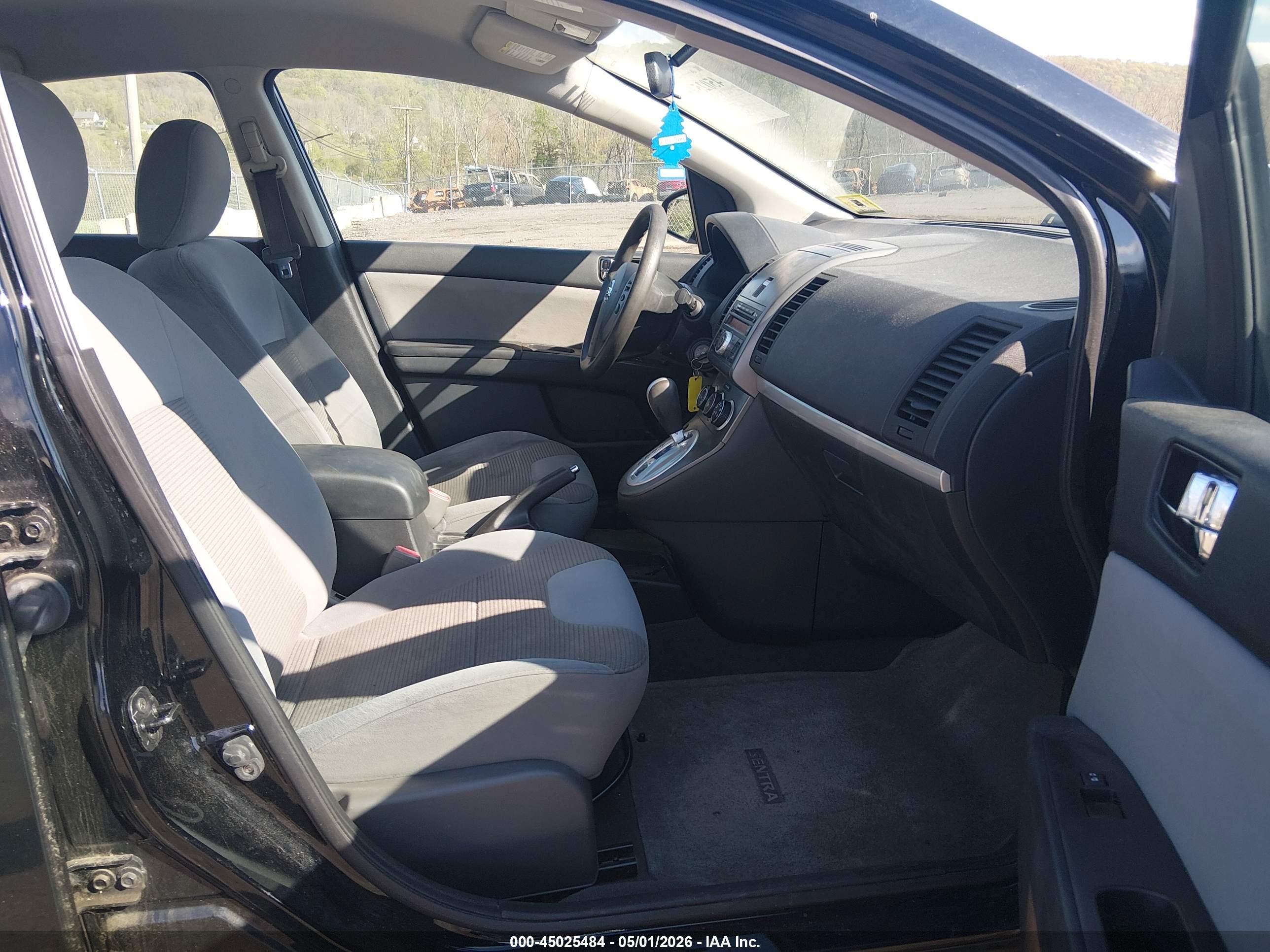 NISSAN SENTRA image 5