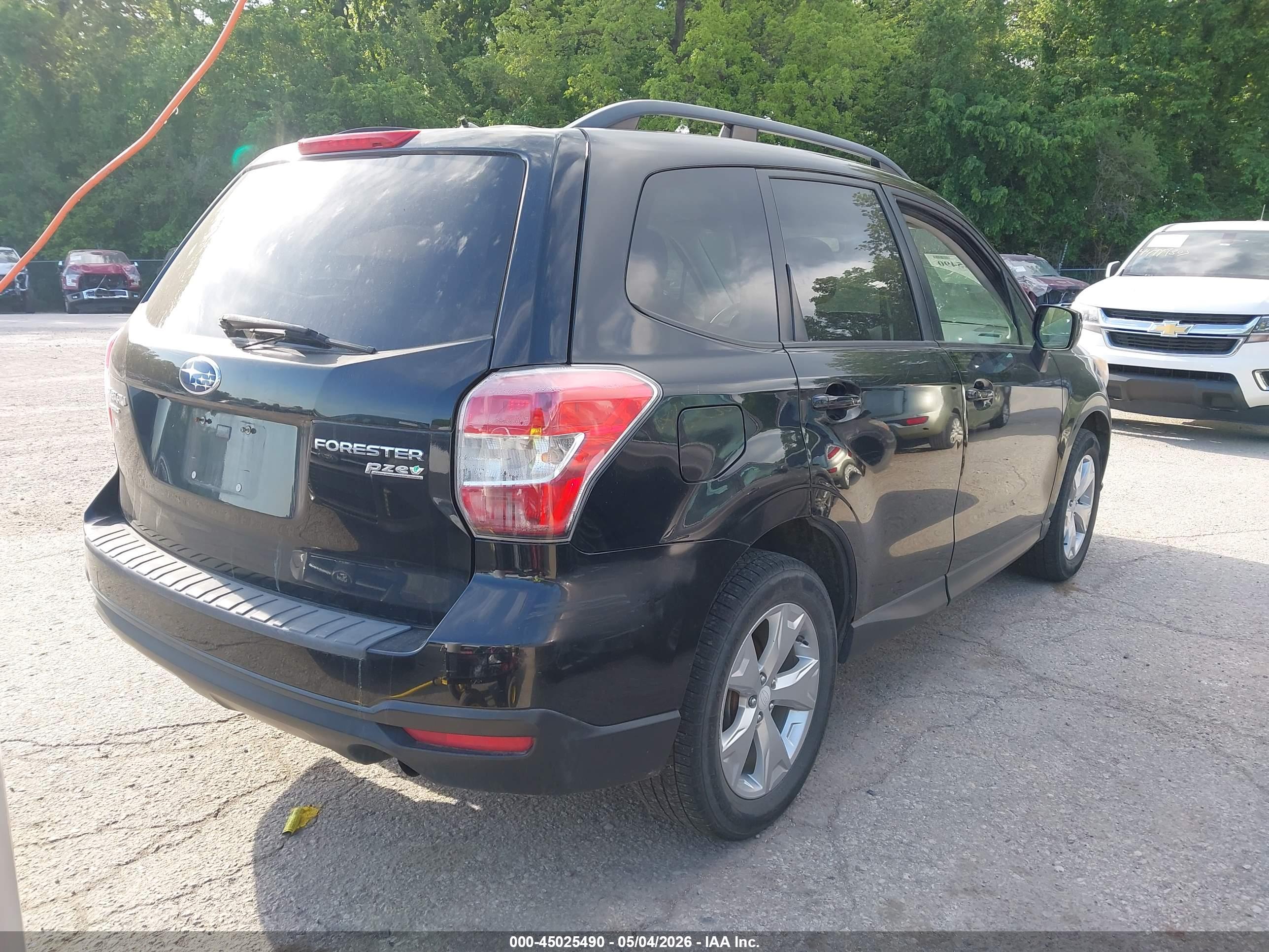 SUBARU FORESTER image 4