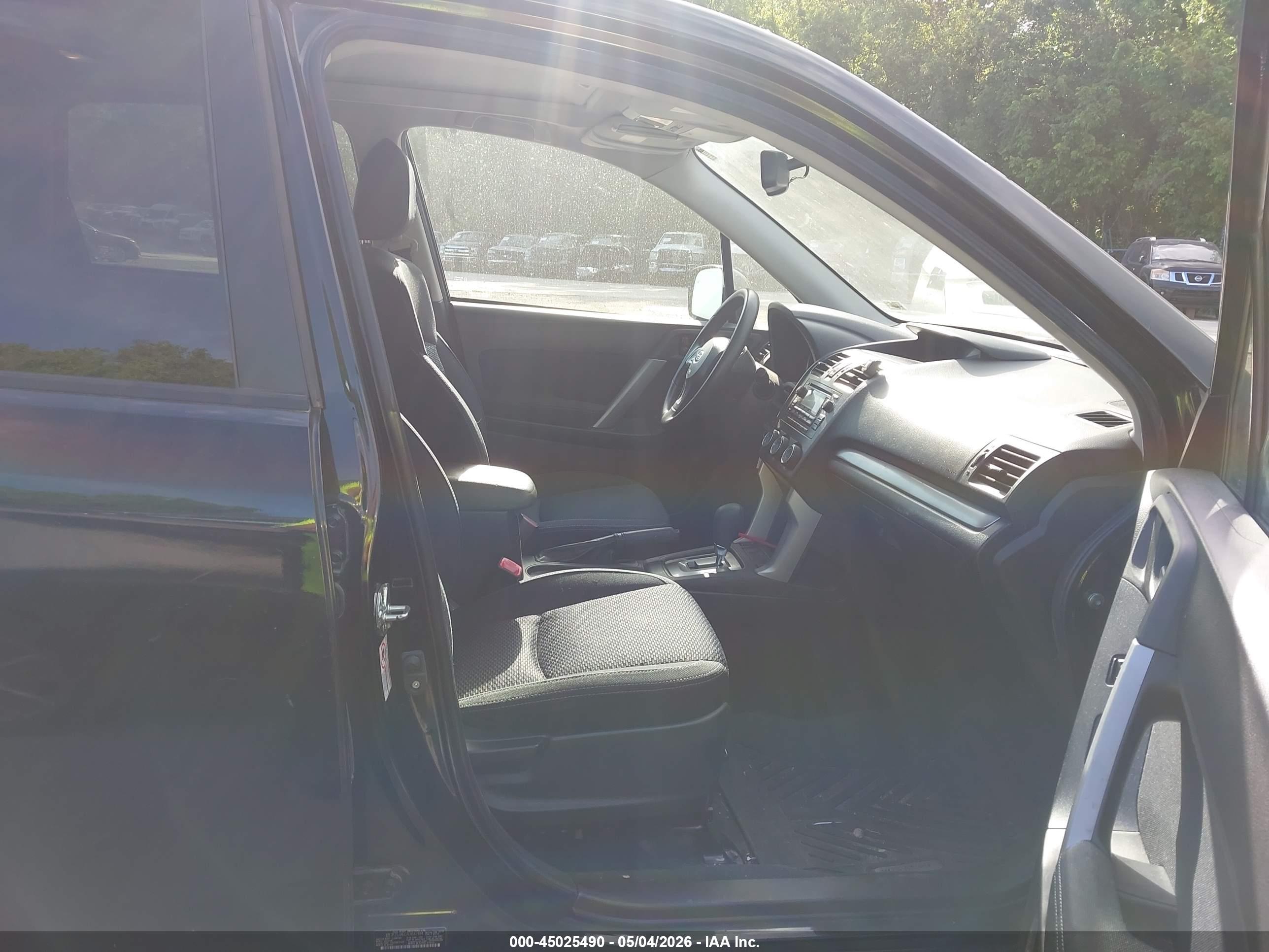 SUBARU FORESTER image 5