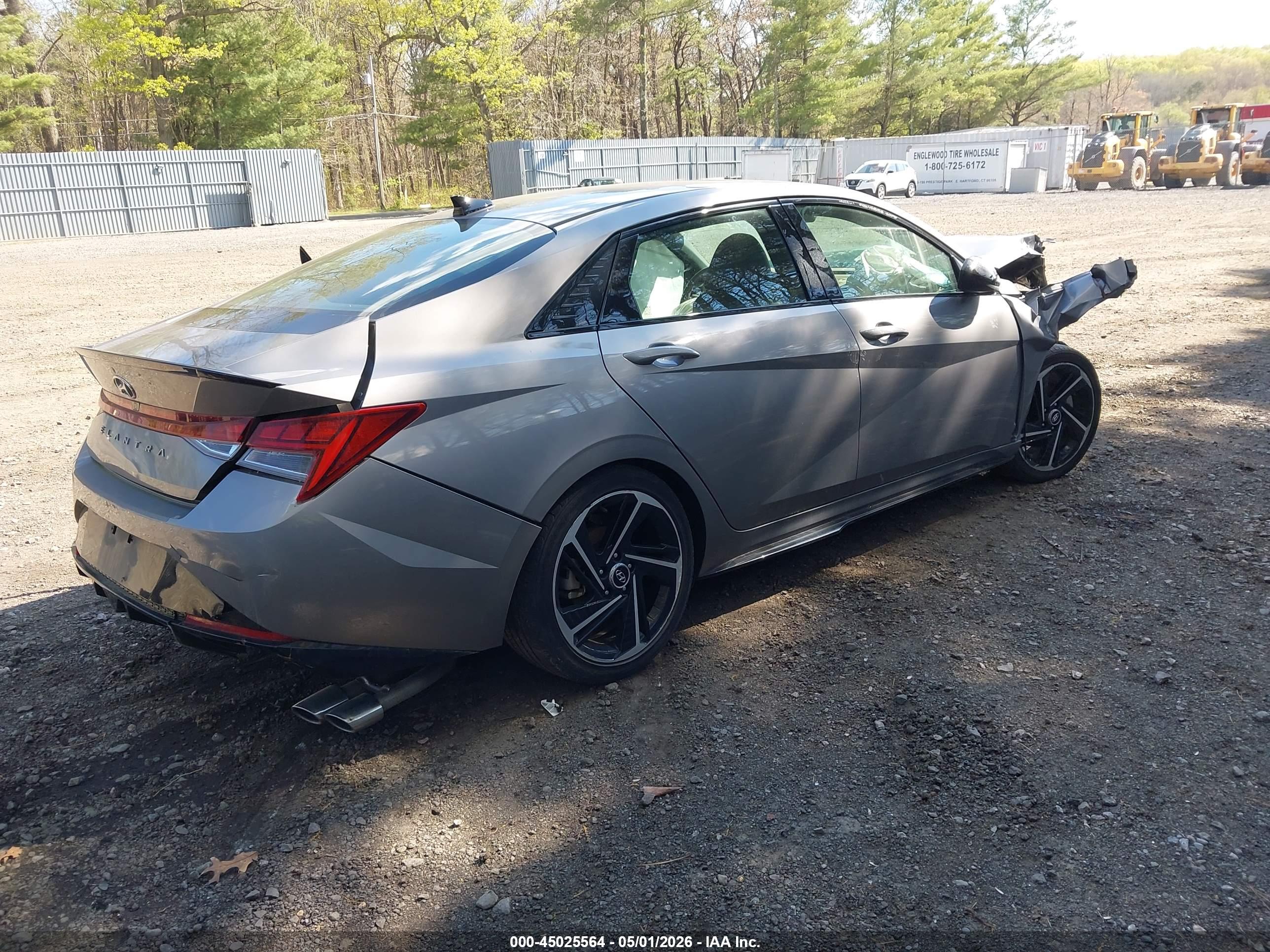 HYUNDAI ELANTRA image 4