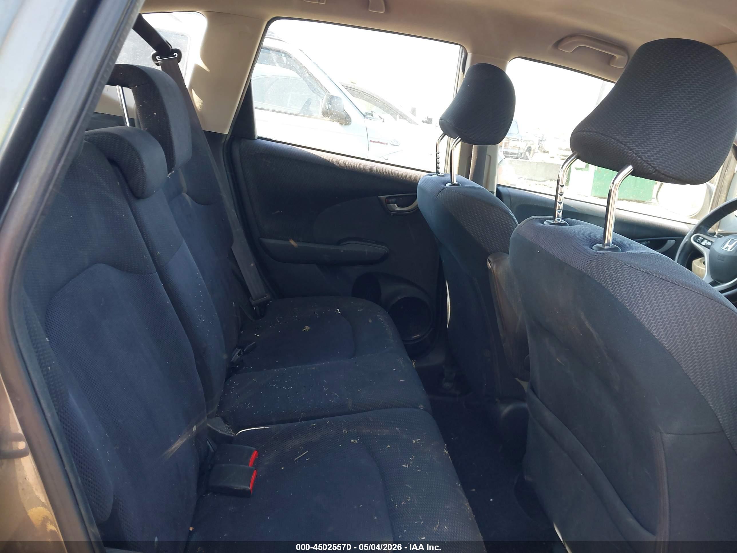 HONDA FIT image 8