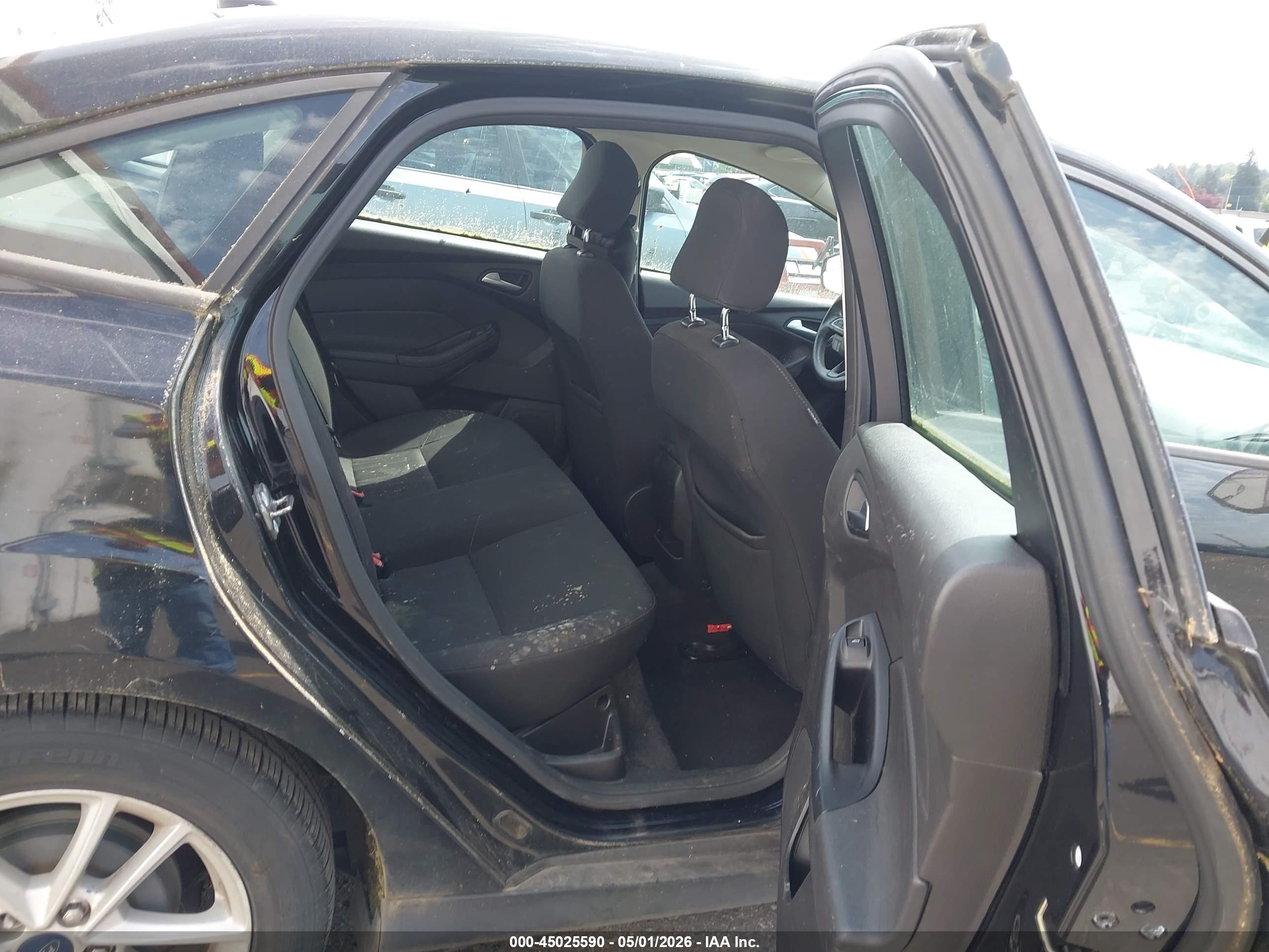 FORD FOCUS image 8