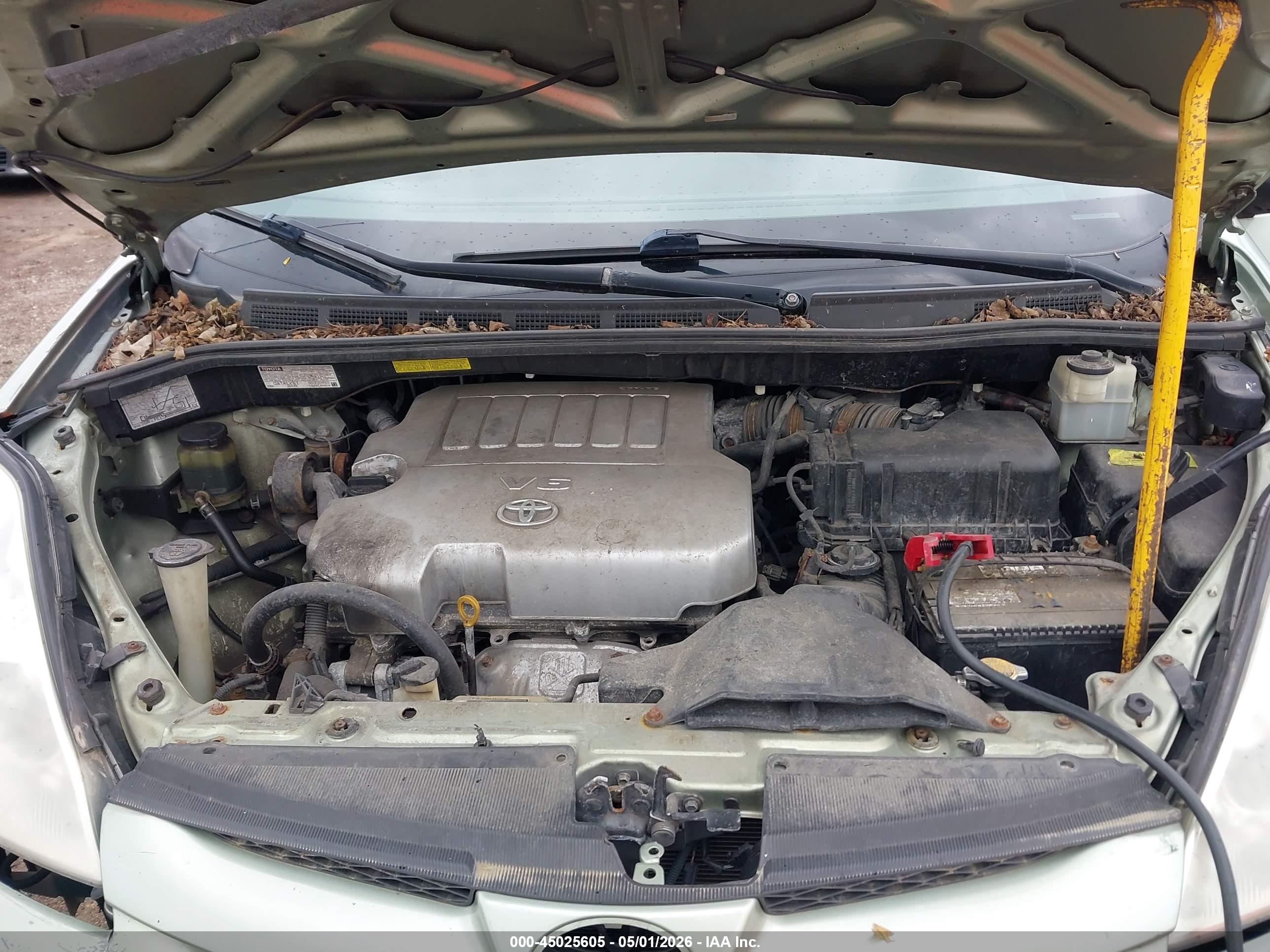TOYOTA SIENNA image 10