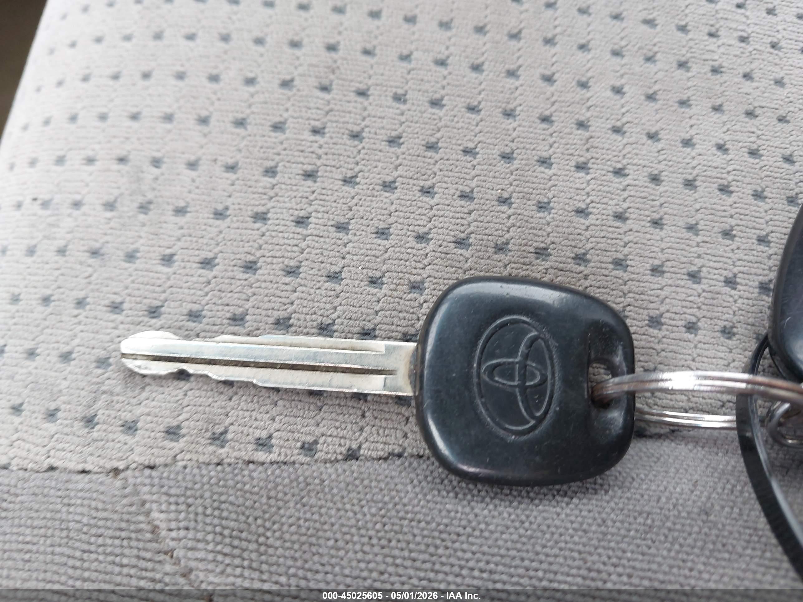 TOYOTA SIENNA image 11