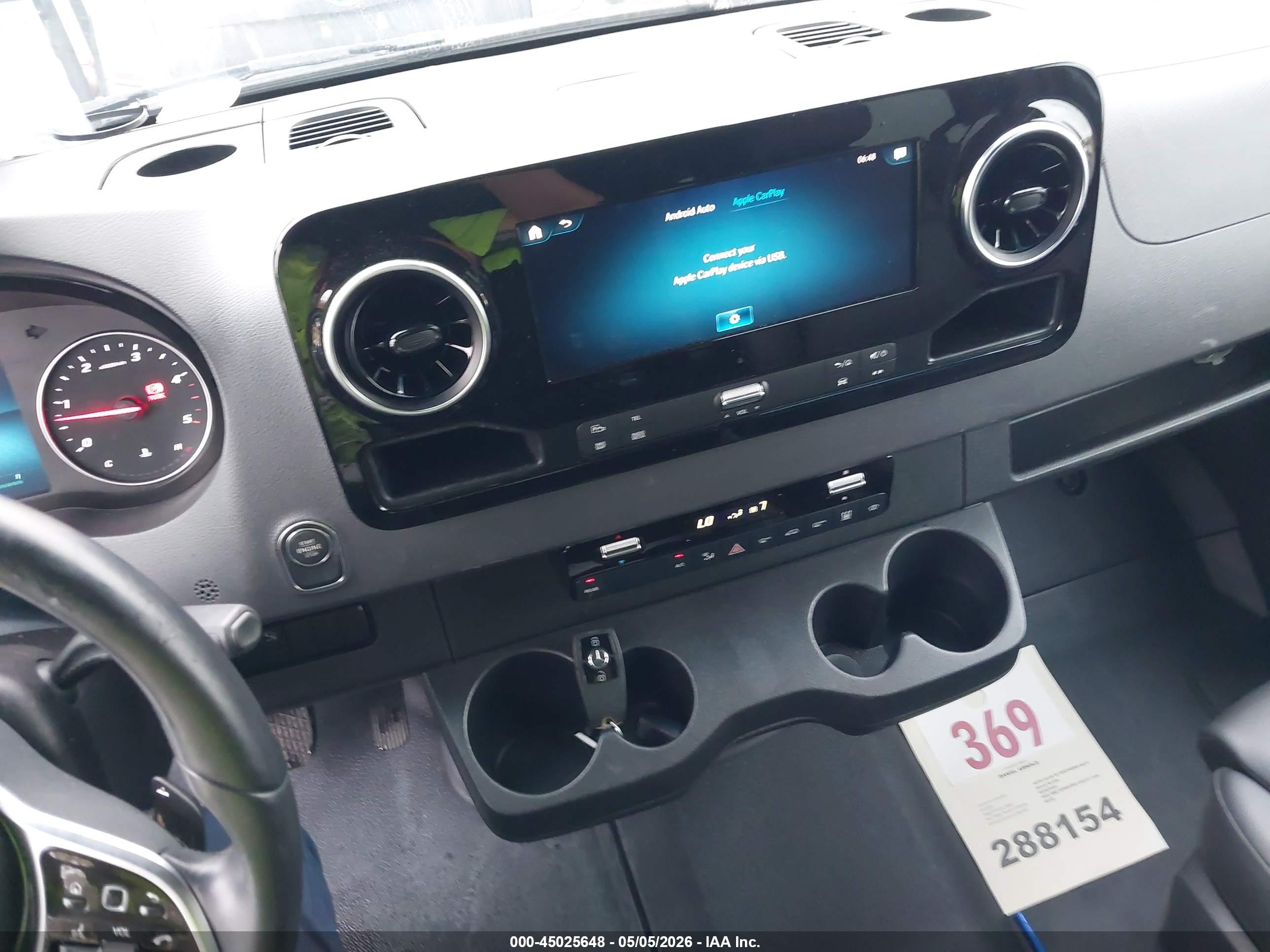MERCEDES-BENZ SPRINTER image 11