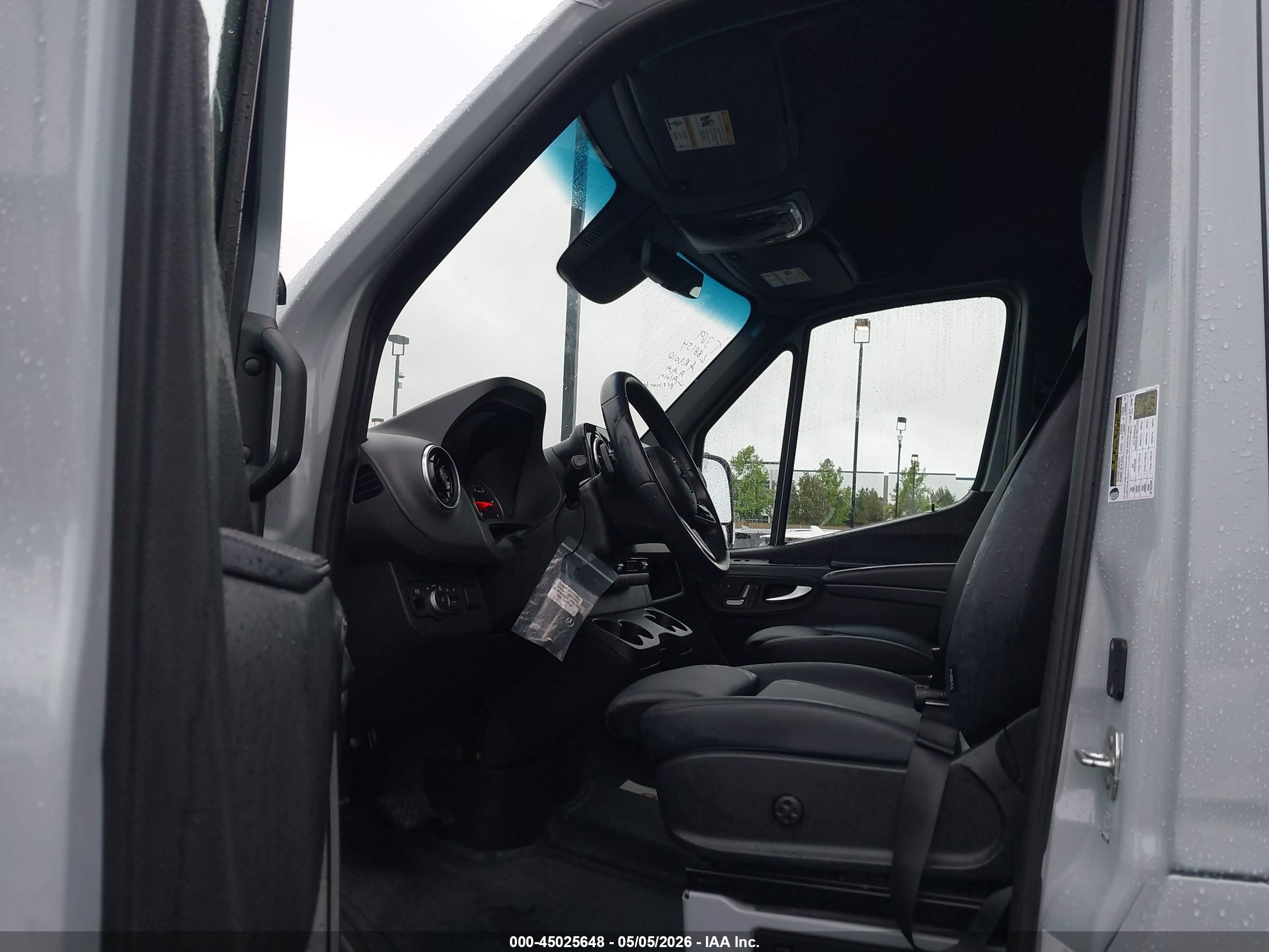 MERCEDES-BENZ SPRINTER image 5