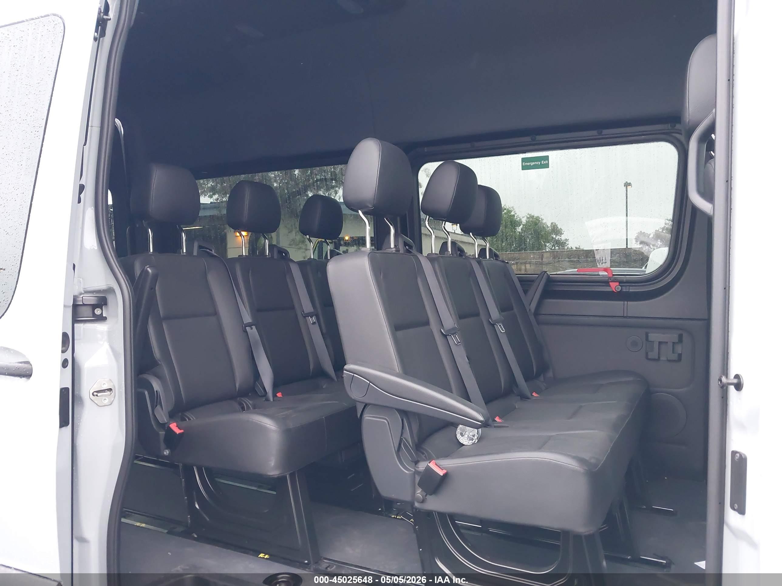 MERCEDES-BENZ SPRINTER image 8