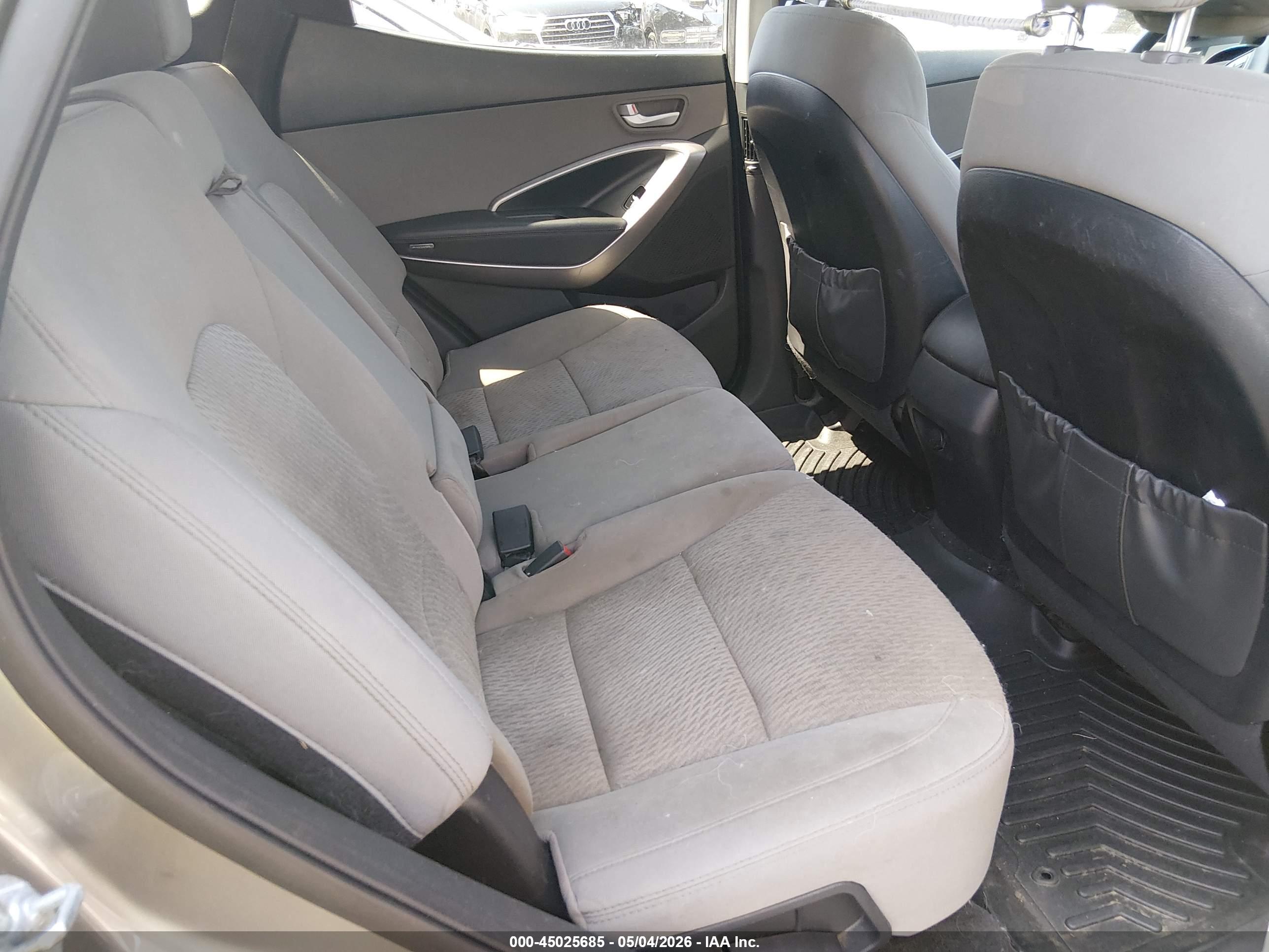 HYUNDAI SANTA image 8