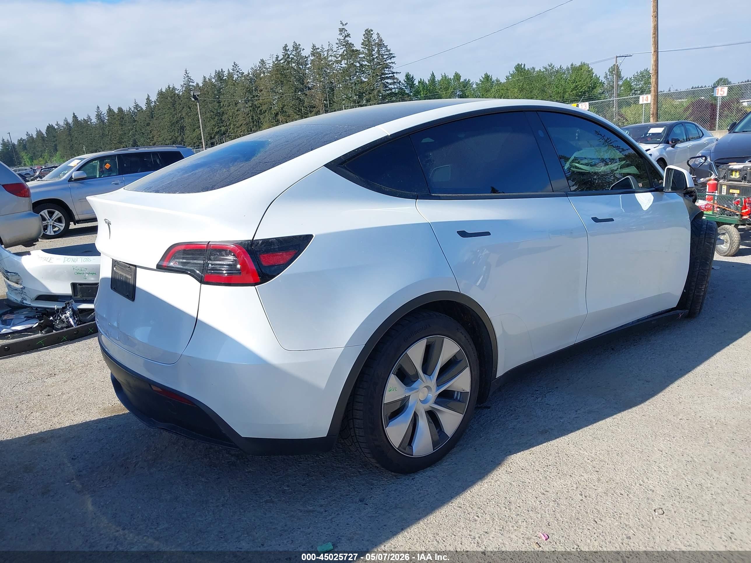 TESLA MODEL image 4