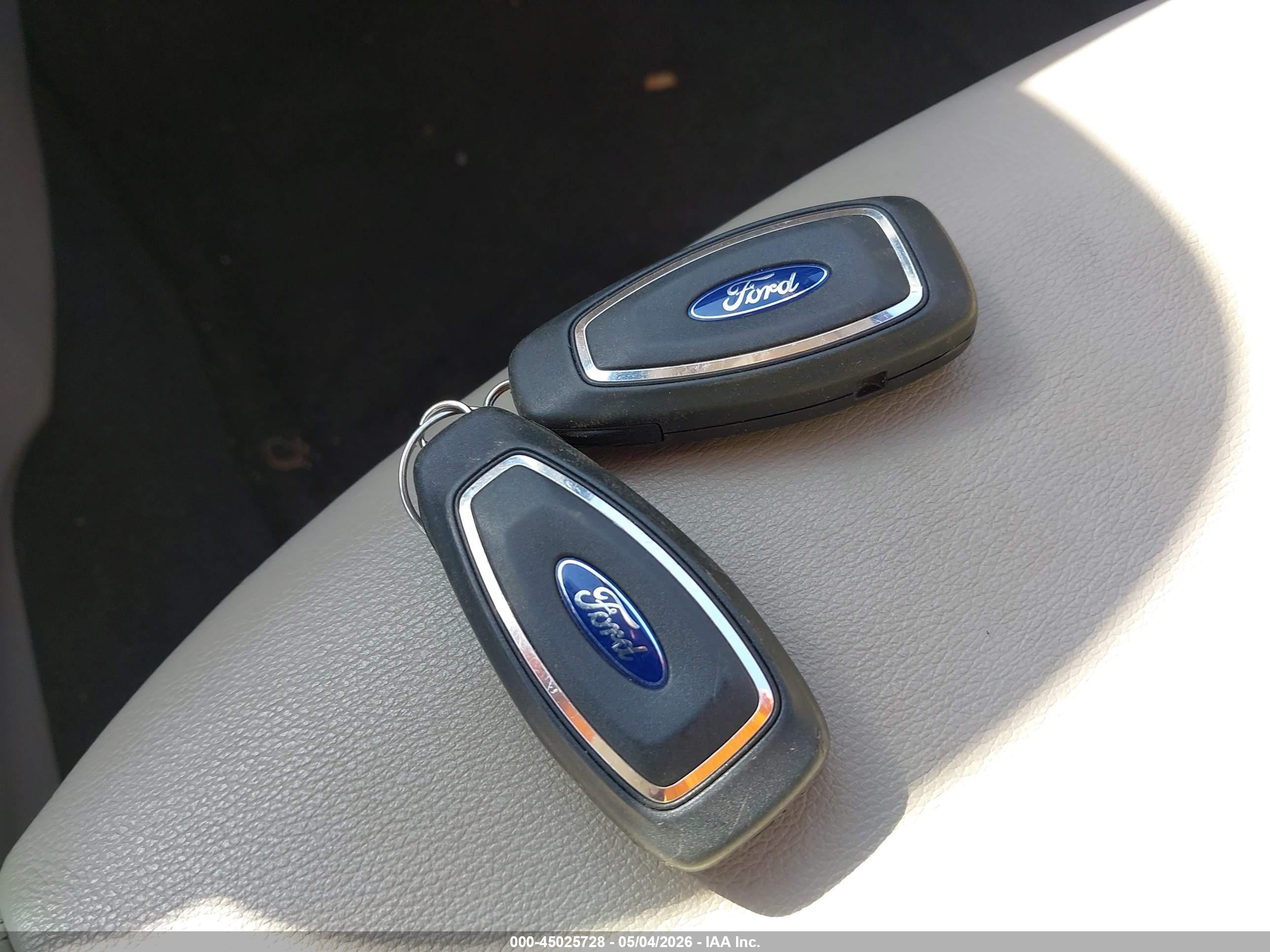 FORD FIESTA image 11