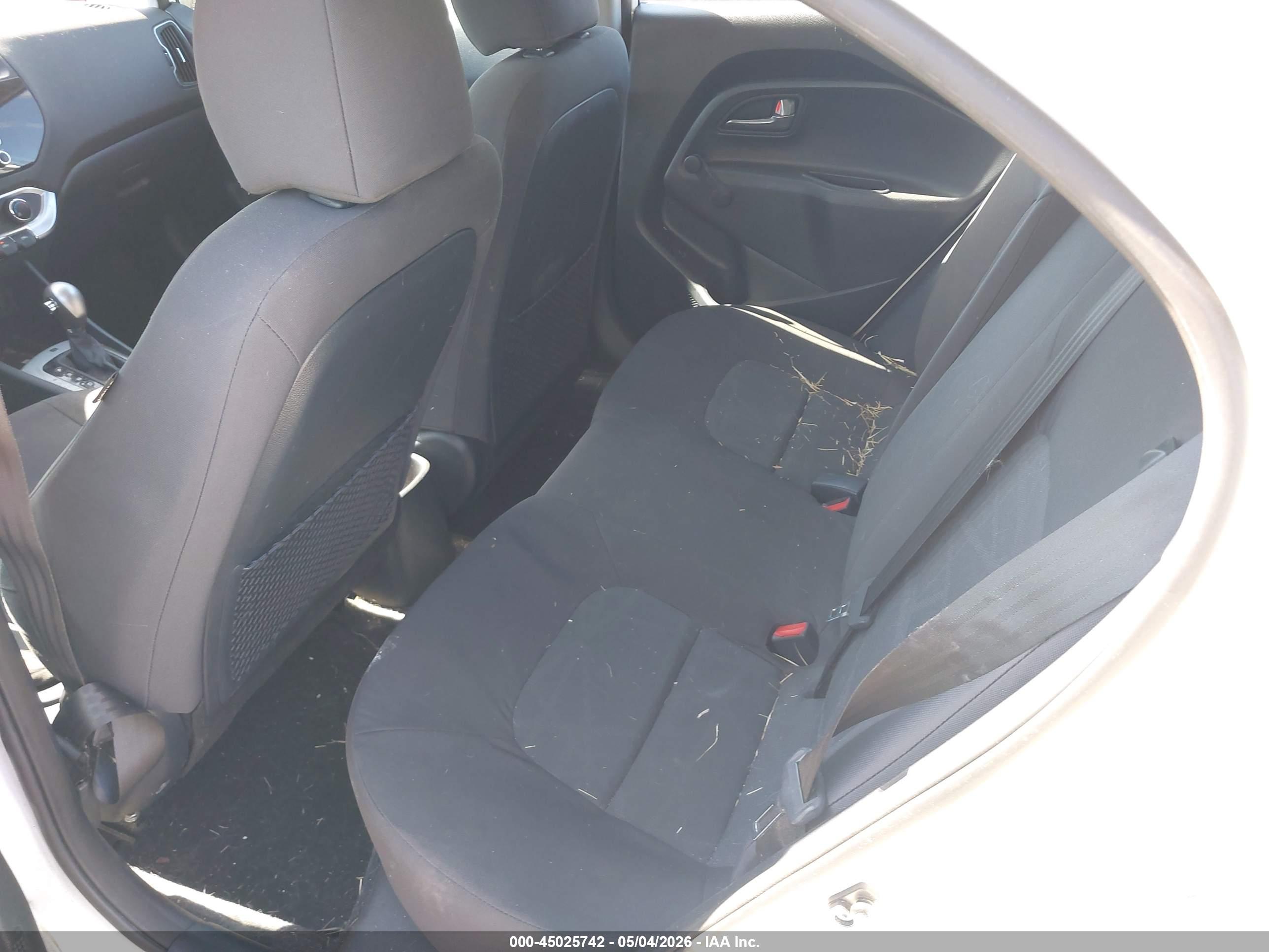 KIA RIO image 8