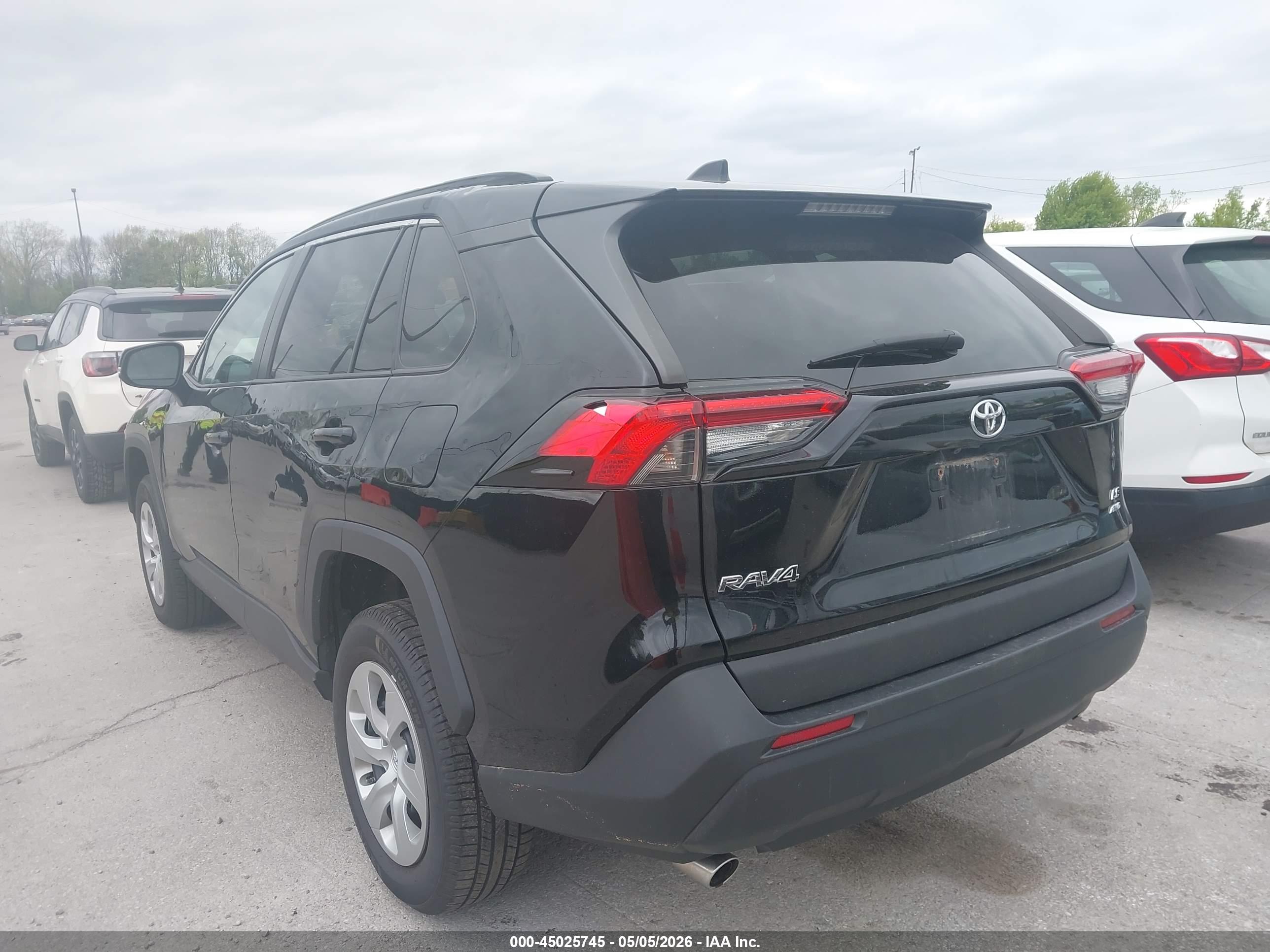 TOYOTA RAV4 image 3