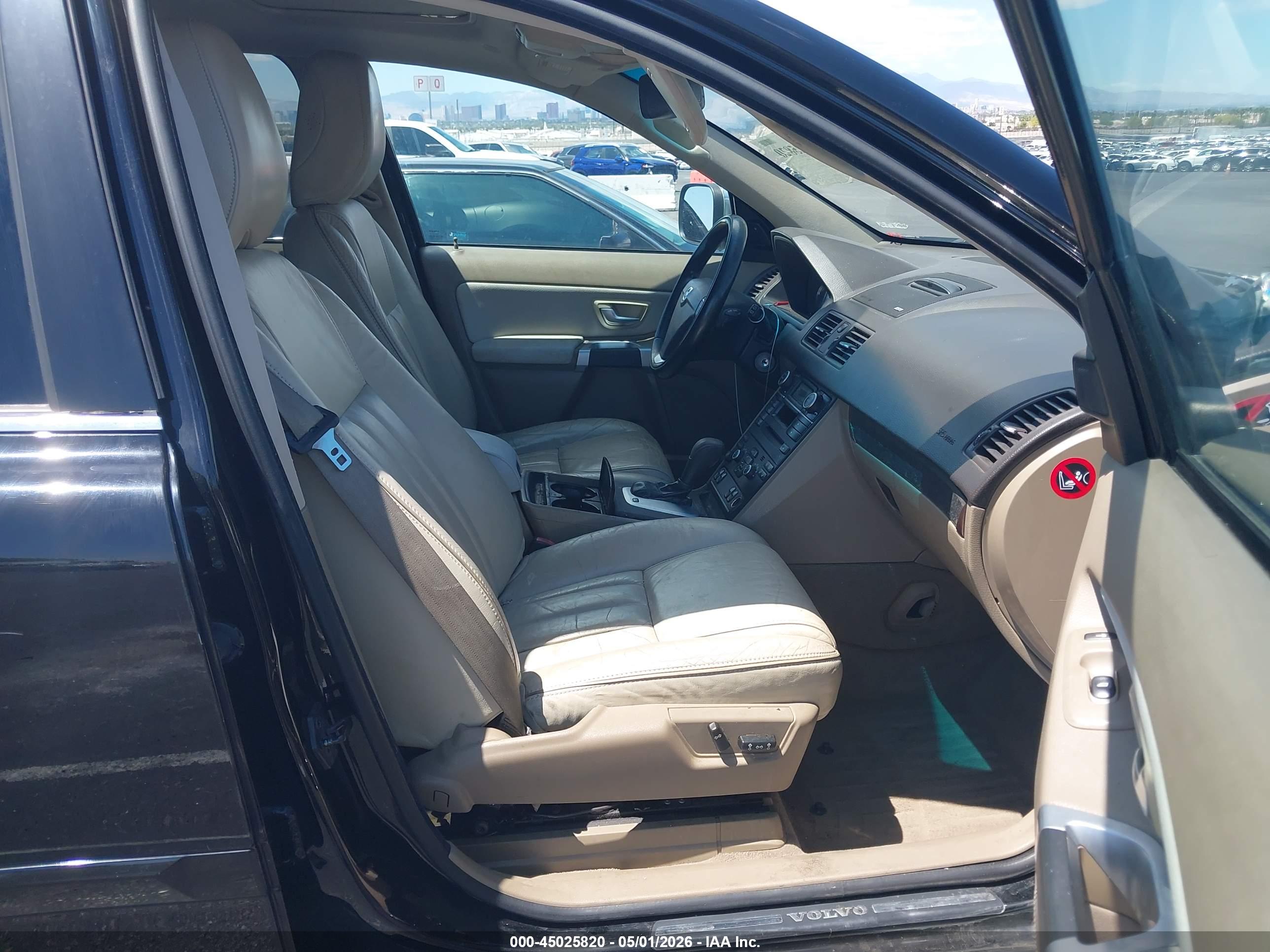 VOLVO XC90 image 5