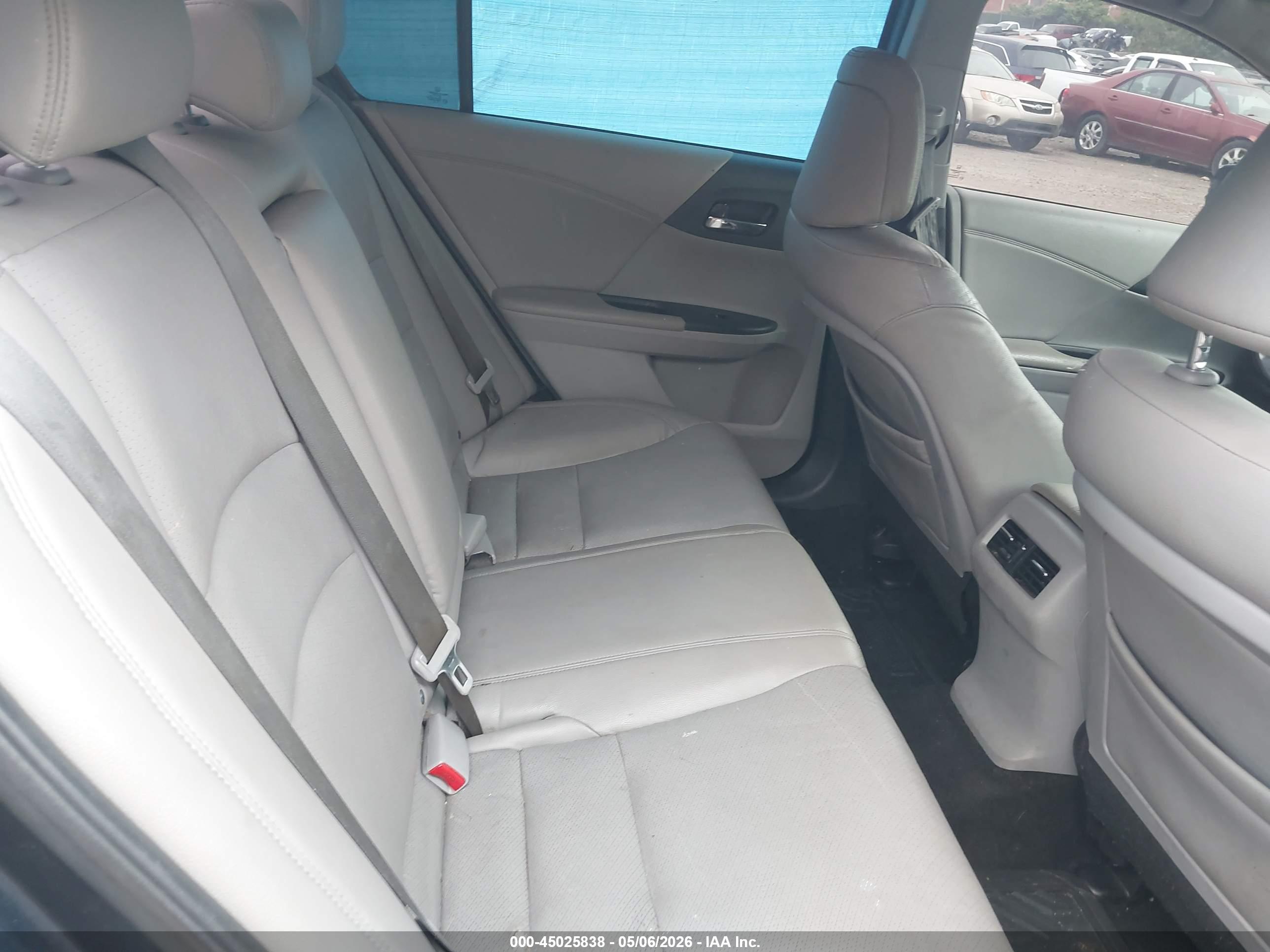 HONDA ACCORD image 8