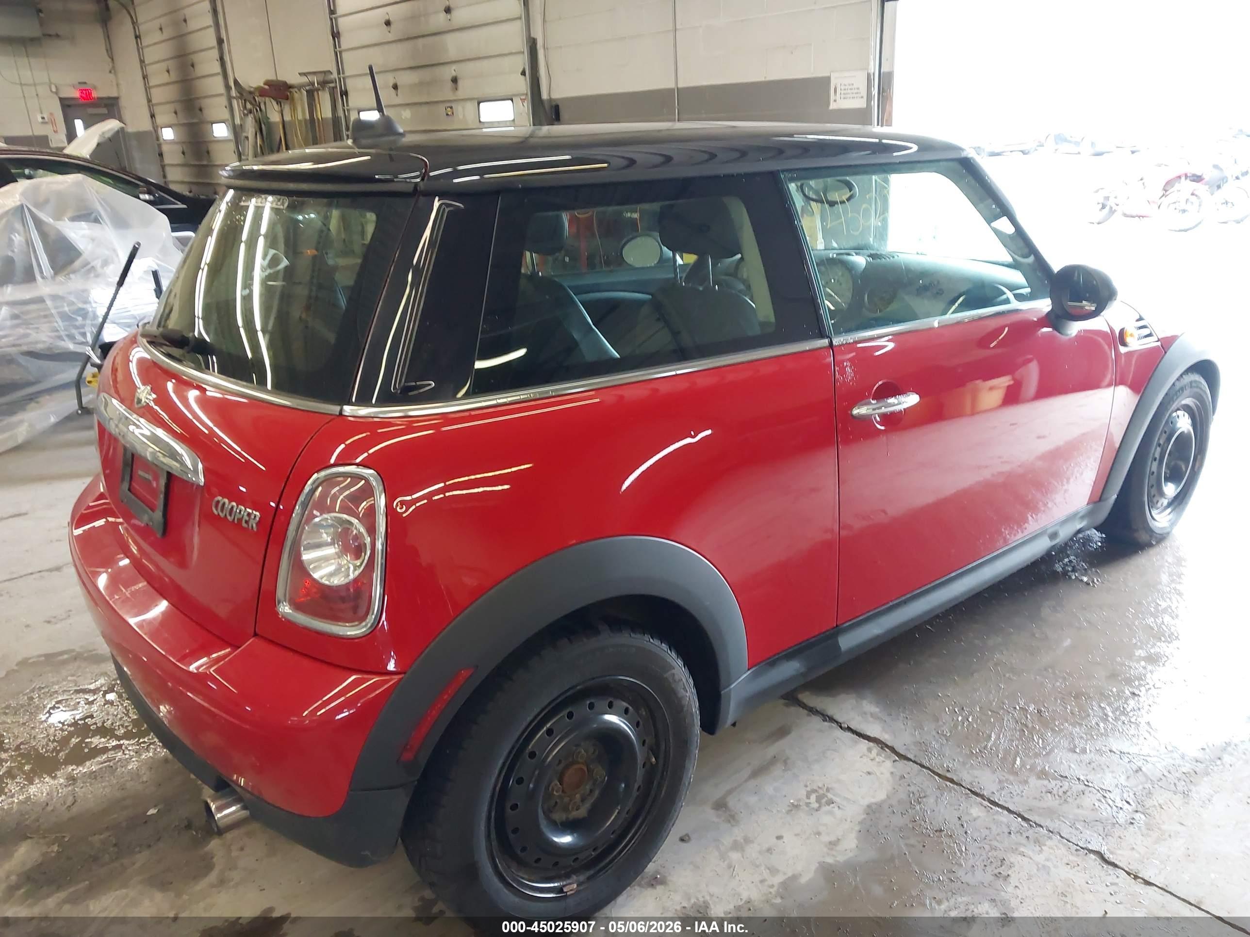 MINI COOPER image 4