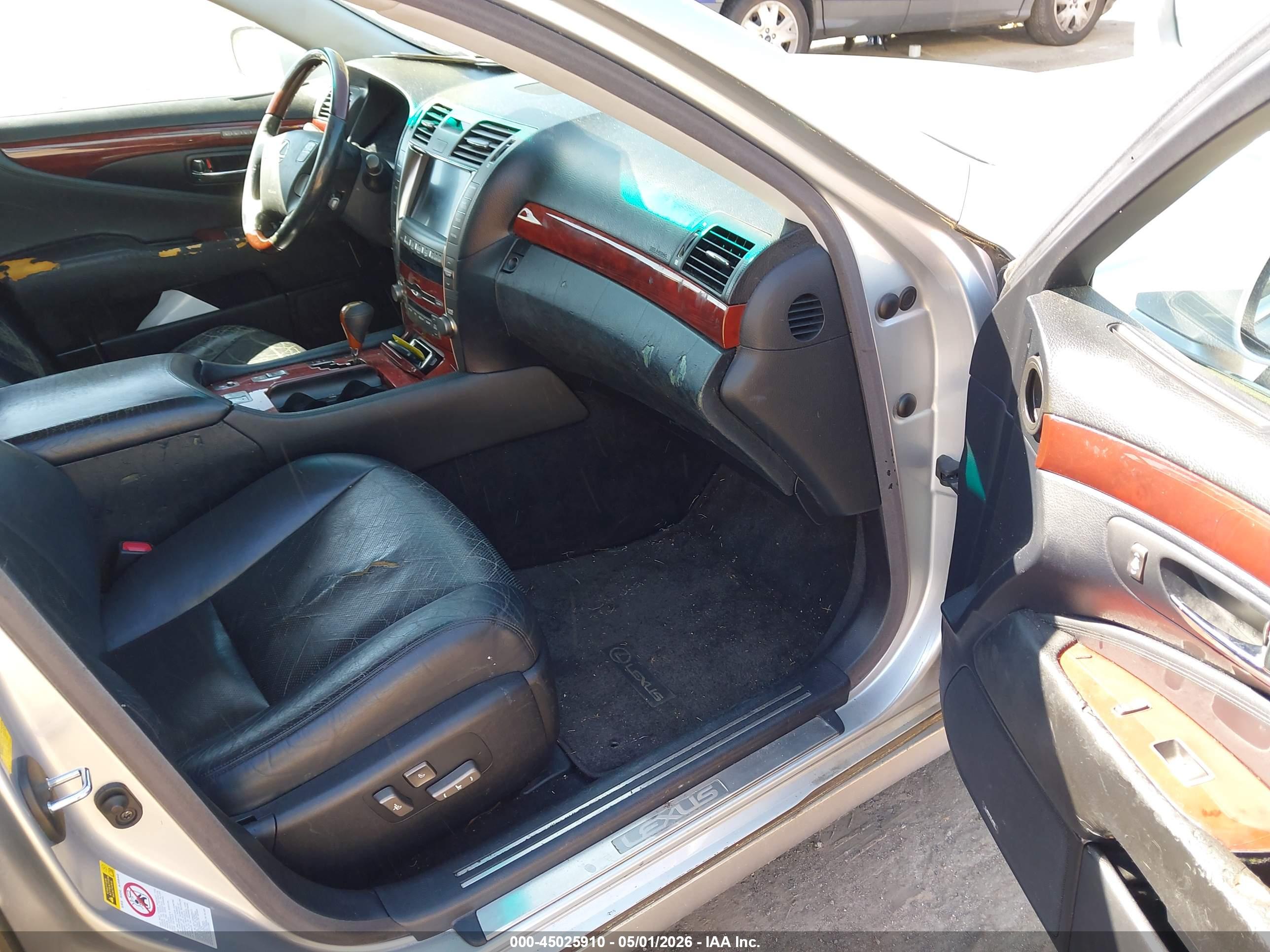 LEXUS LS image 5