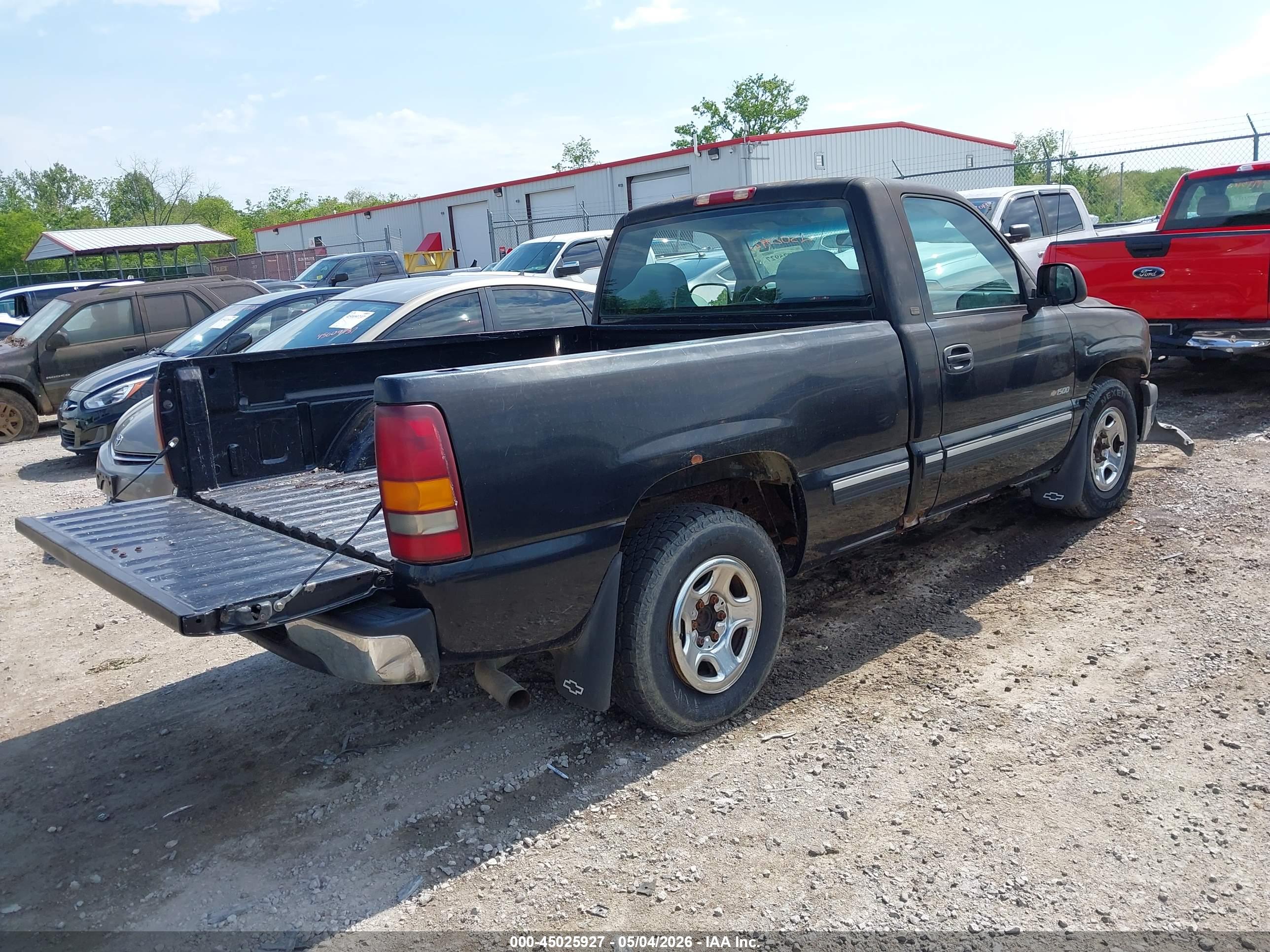 CHEVROLET SILVERADO image 4