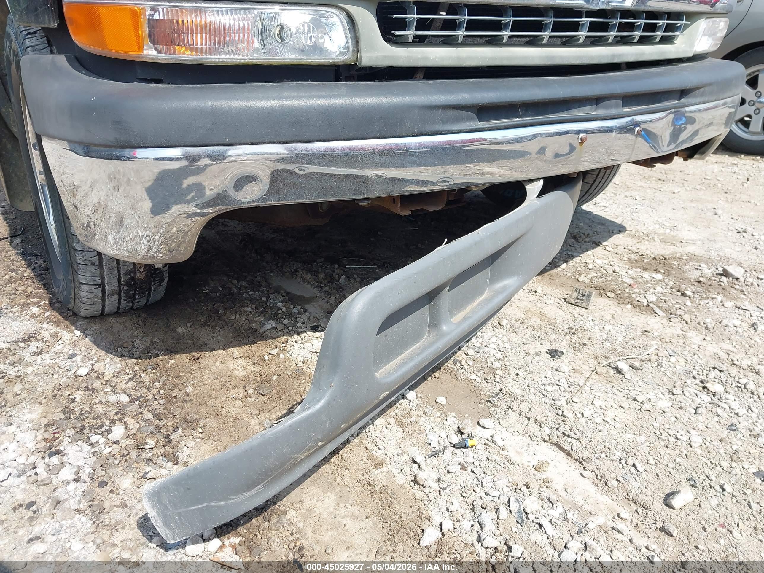 CHEVROLET SILVERADO image 6