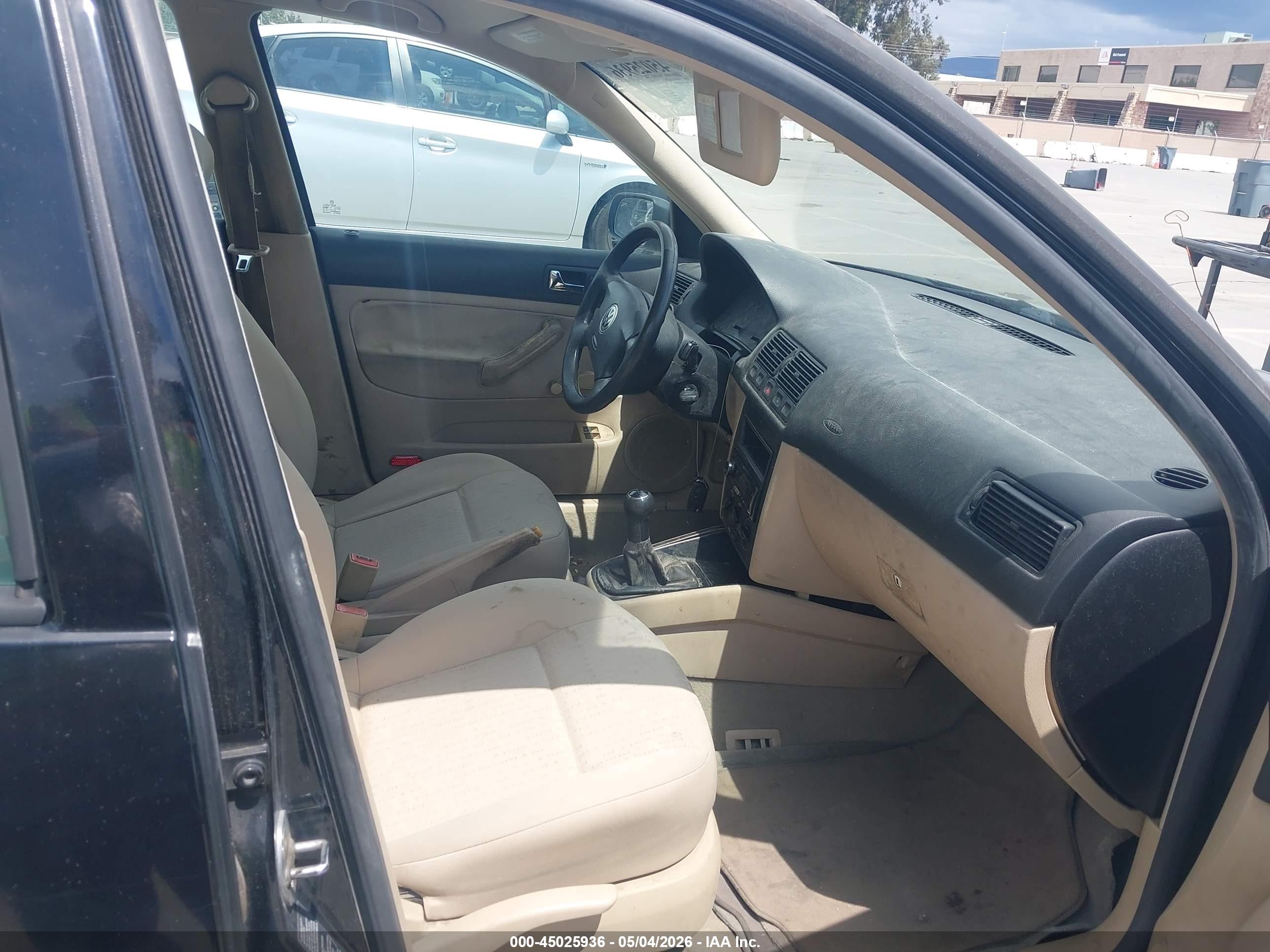 VOLKSWAGEN GOLF image 5