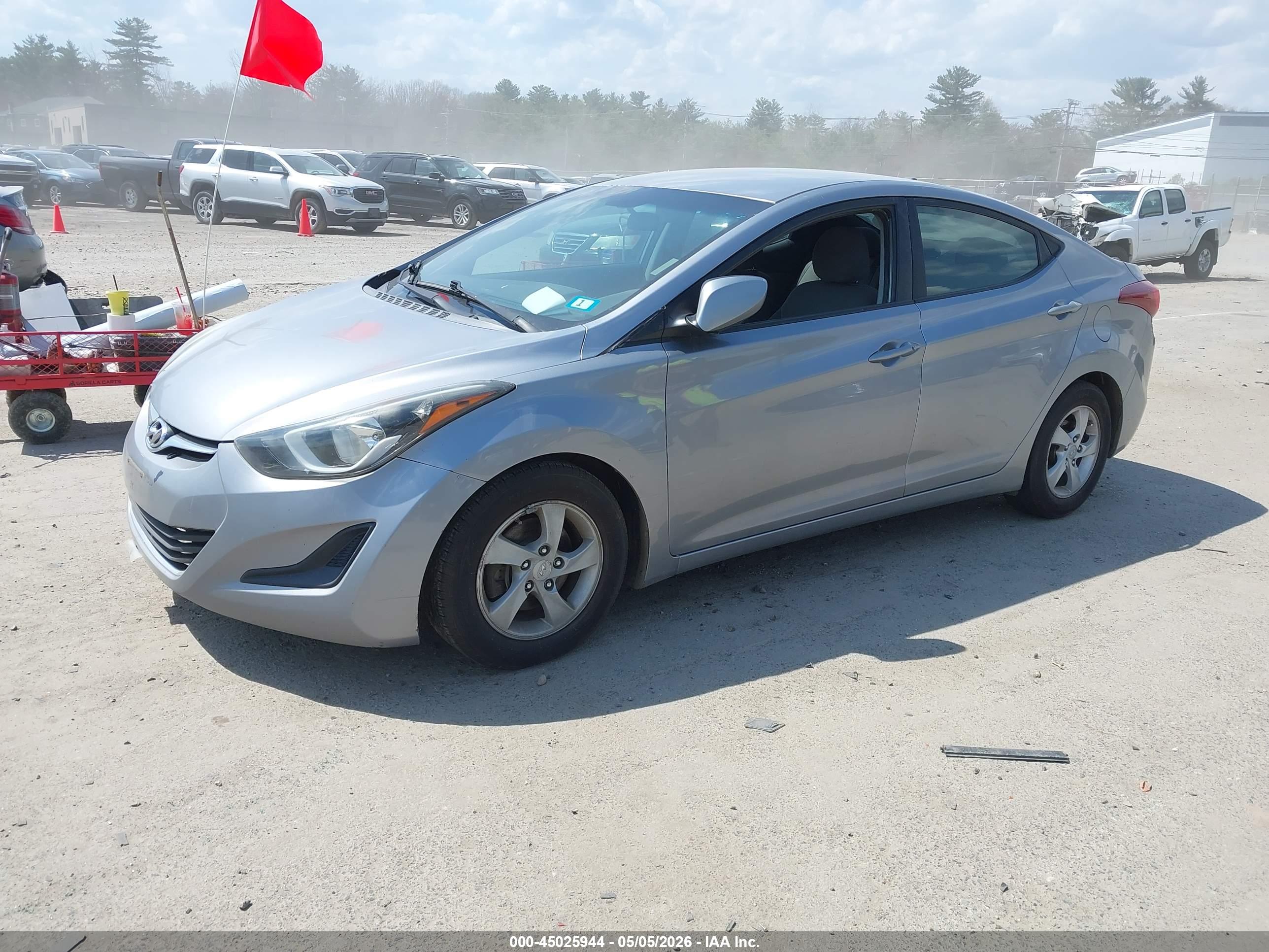 HYUNDAI ELANTRA image 2
