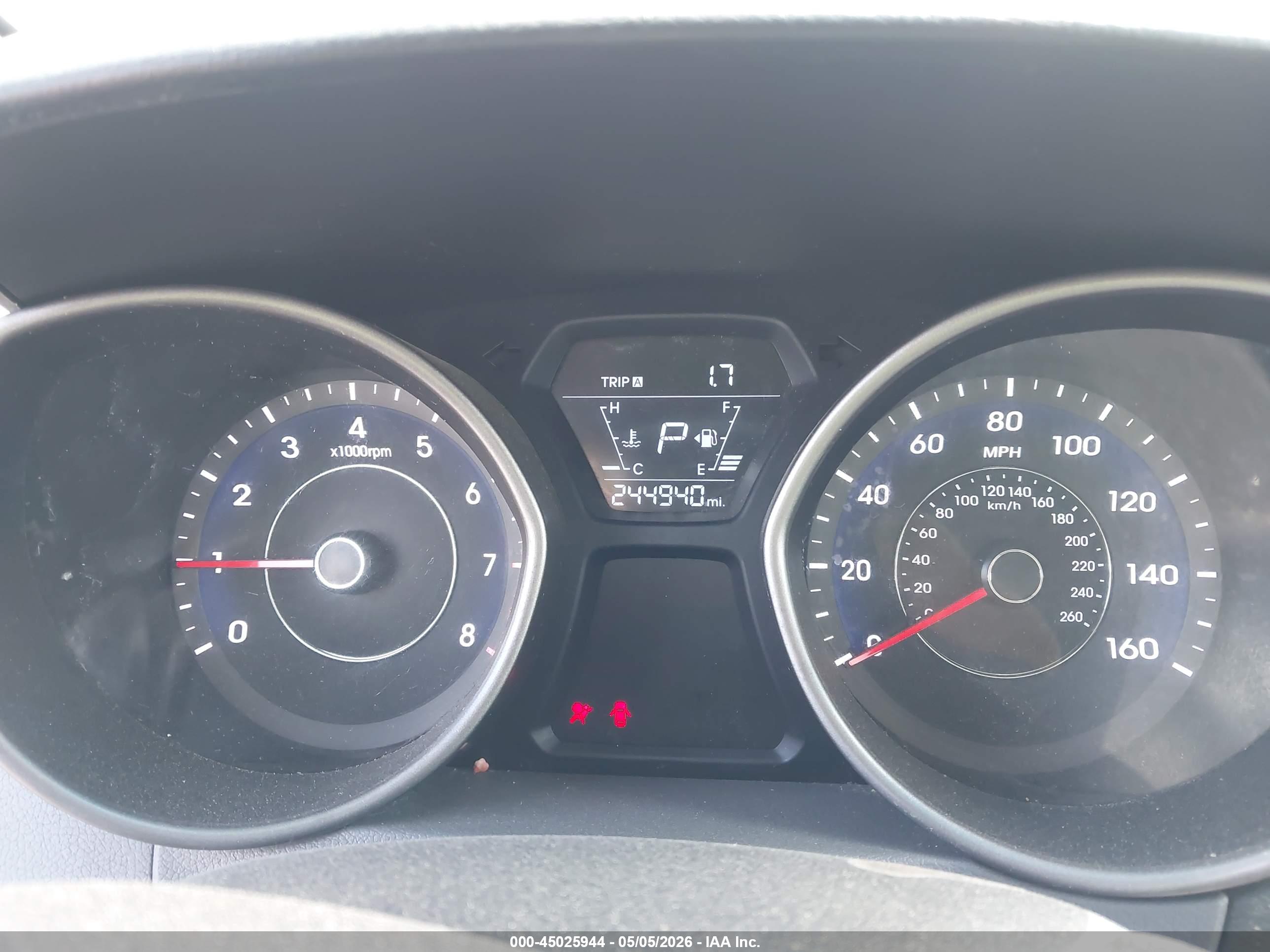 HYUNDAI ELANTRA image 7