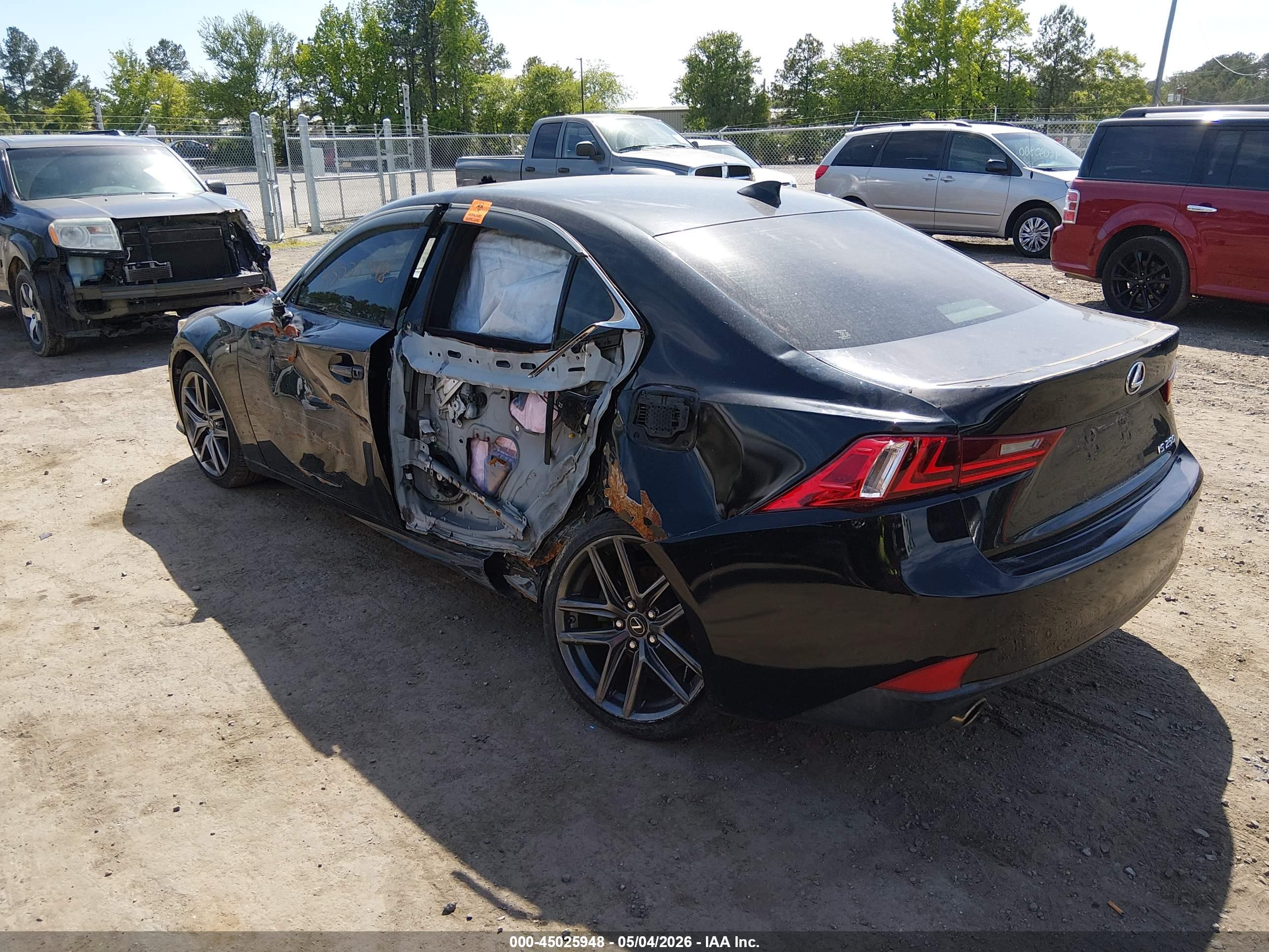LEXUS IS image 3