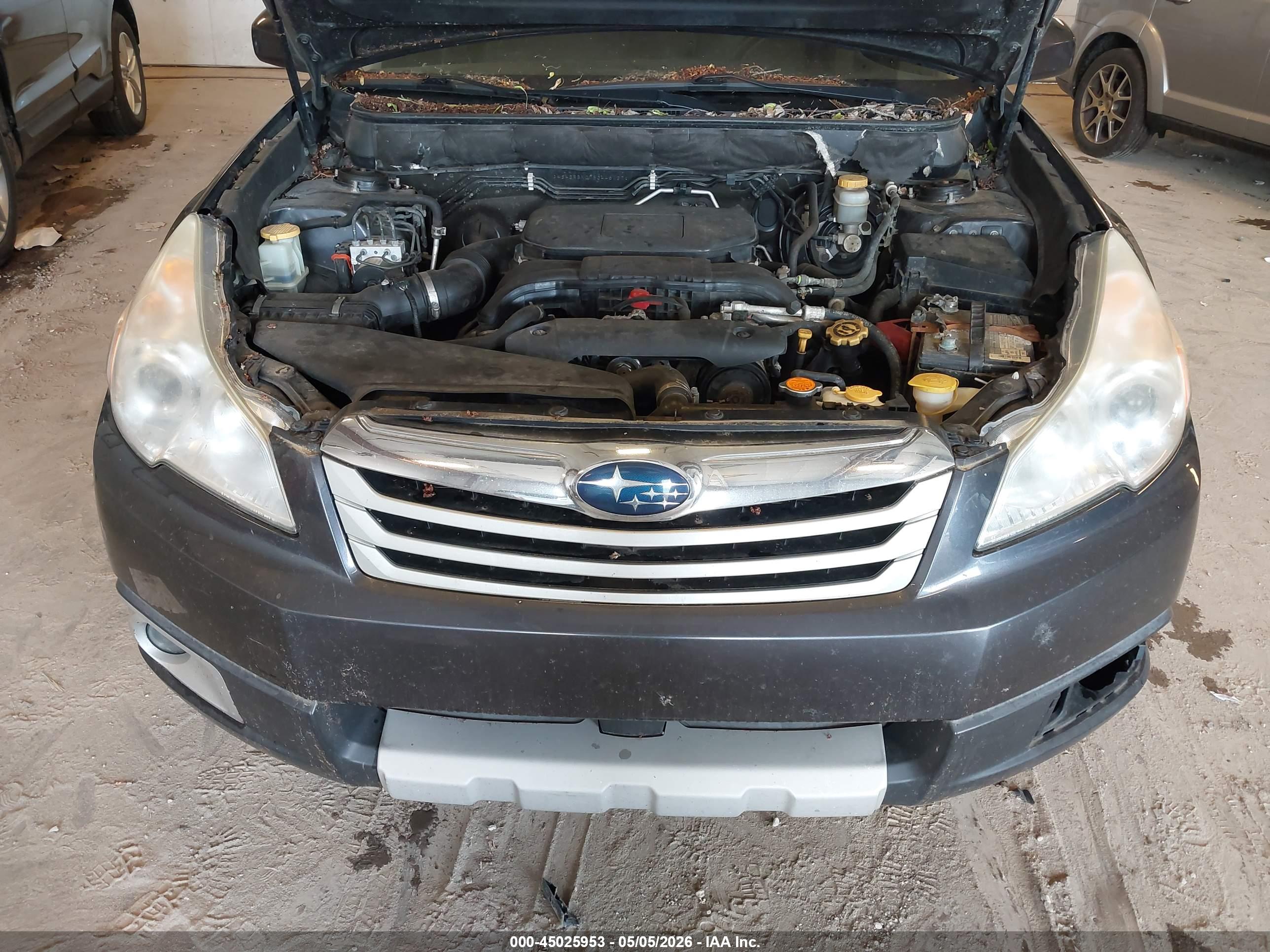 SUBARU OUTBACK image 10