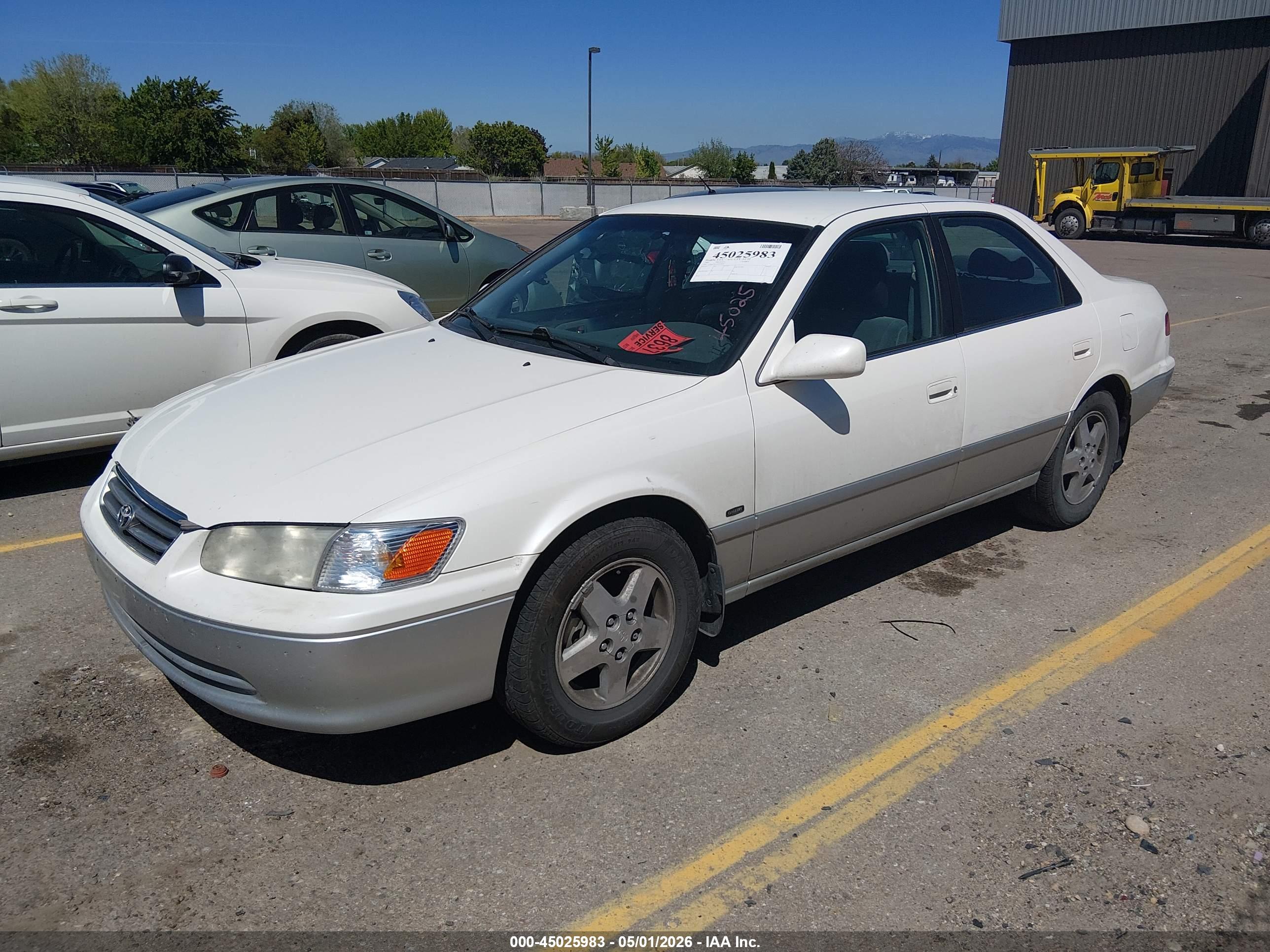 TOYOTA CAMRY image 2