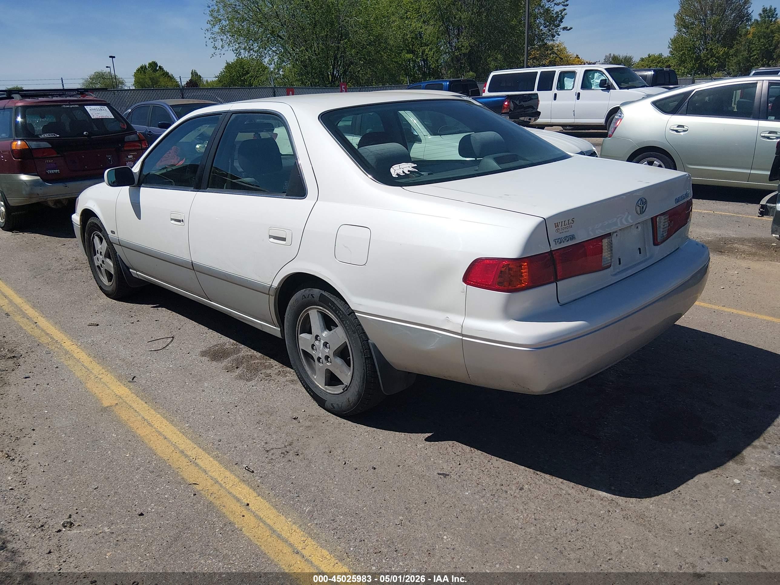 TOYOTA CAMRY image 3