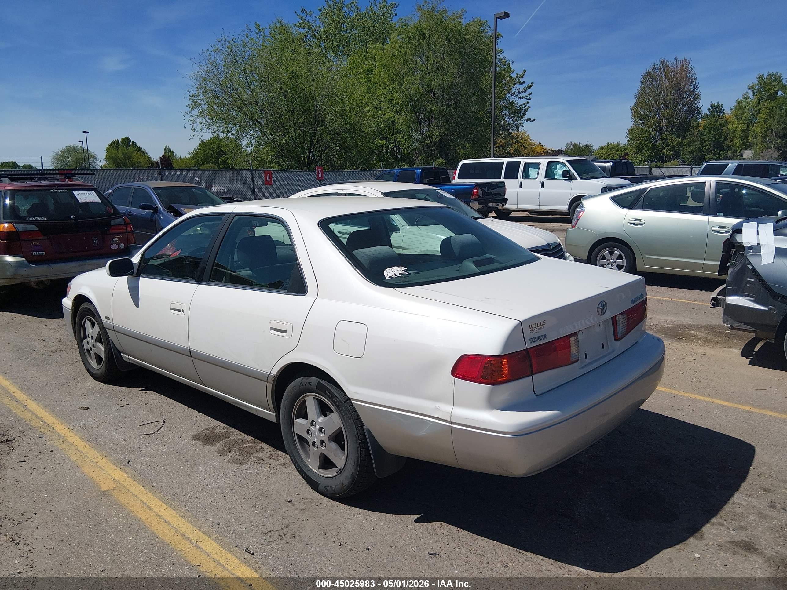 TOYOTA CAMRY image 6
