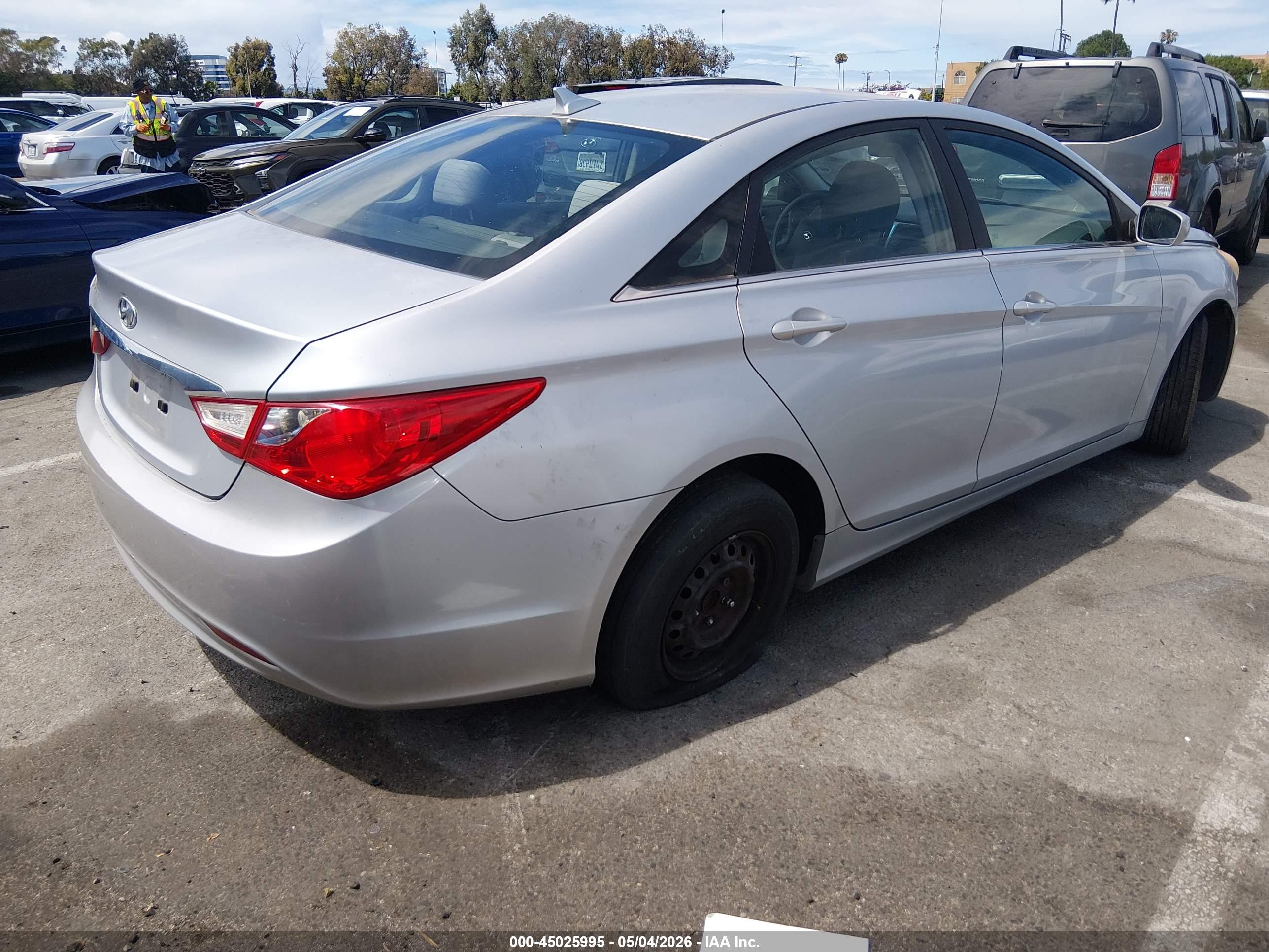 HYUNDAI SONATA image 4